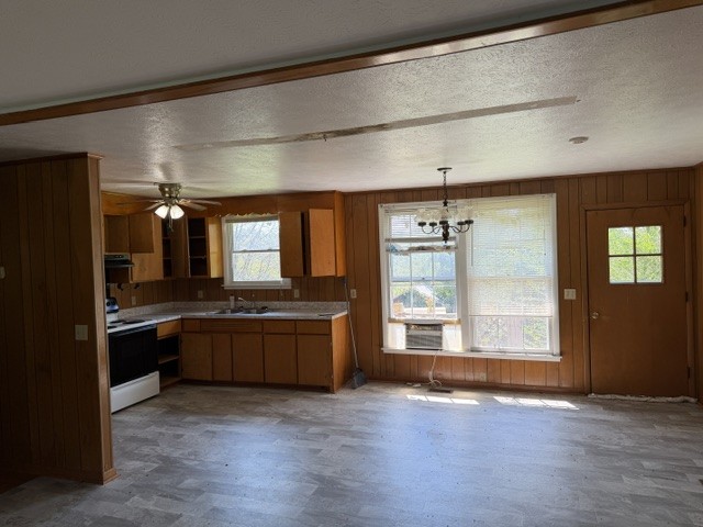 6716 Brown Hollow Rd Property Photo 7