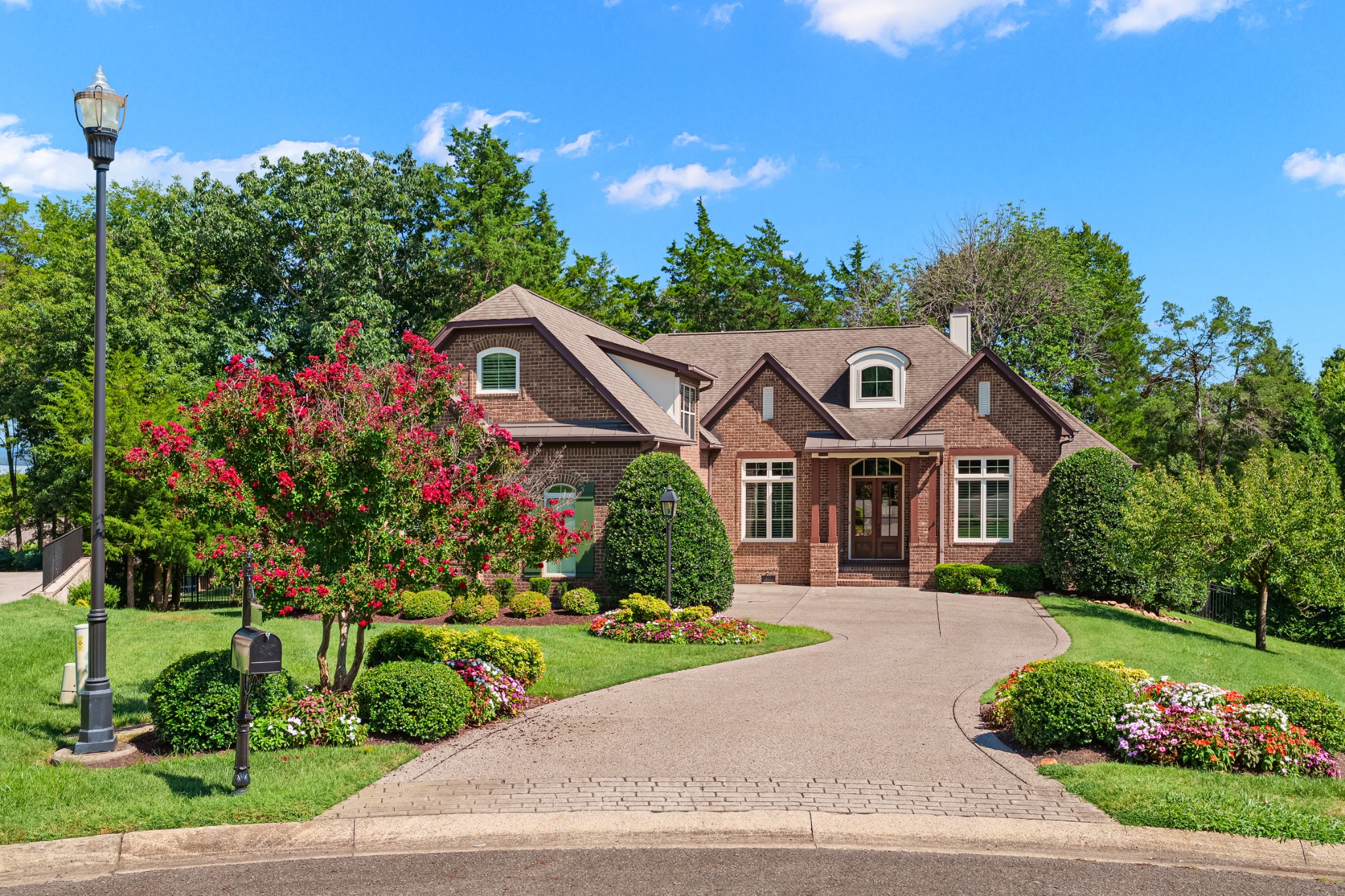 1808 Sunset Park Ct Property Photo 1