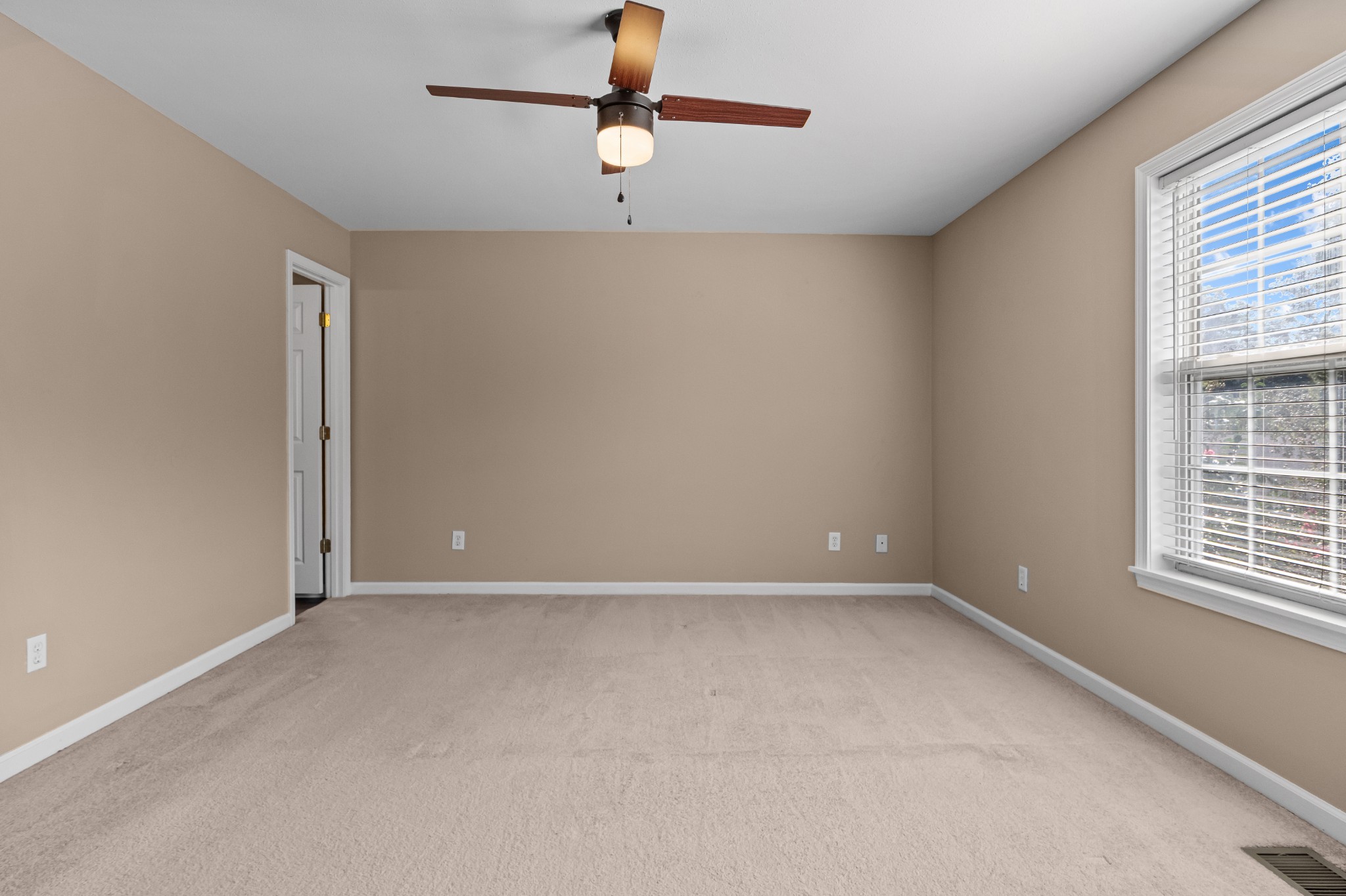 111 Eastdale Ln Property Photo 24