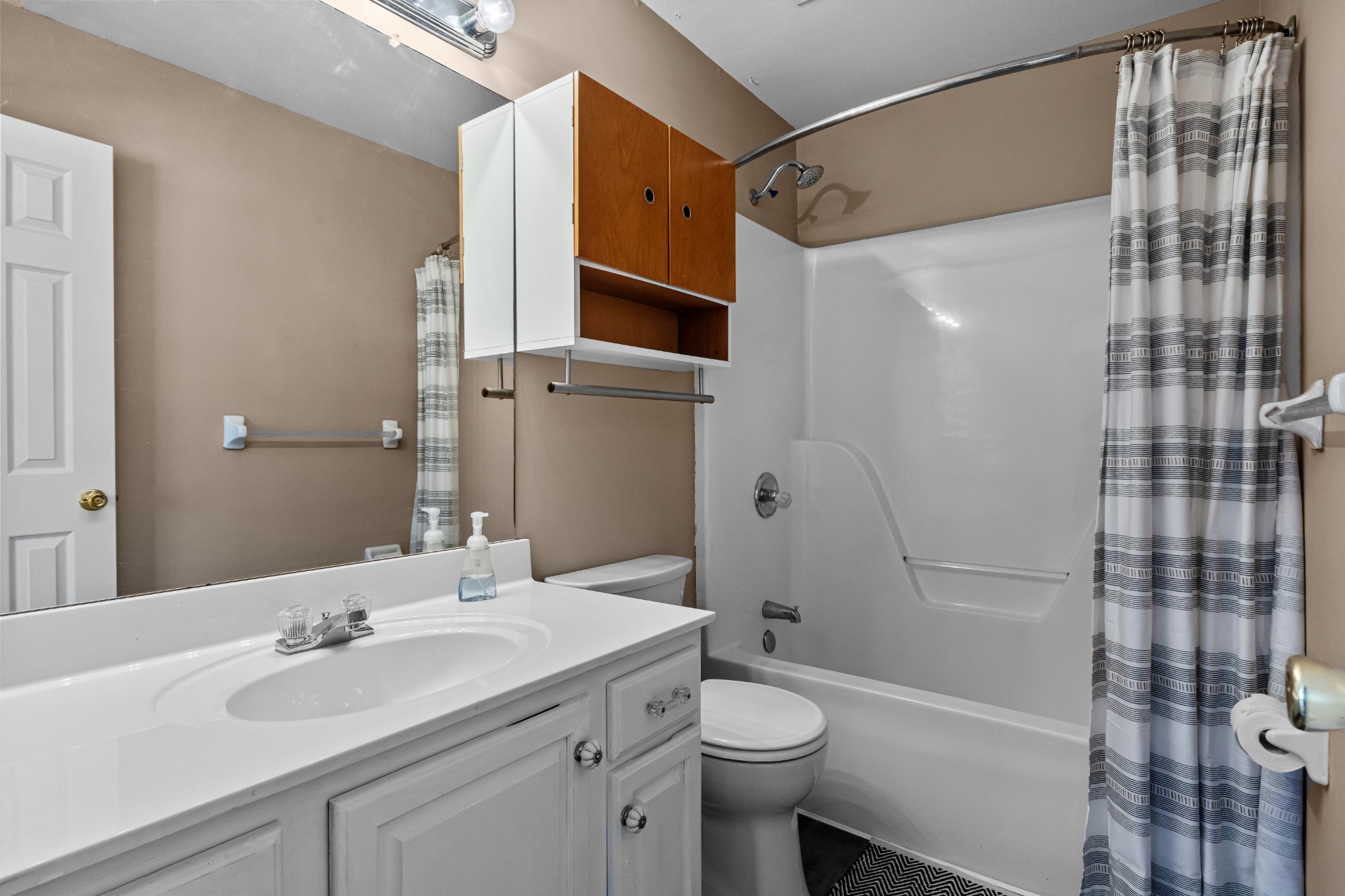 111 Eastdale Ln Property Photo 26