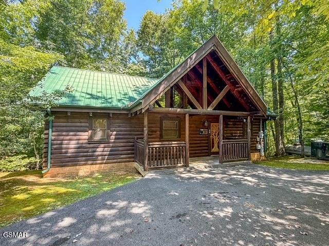 909 Ridgefield Drive Property Photo 1