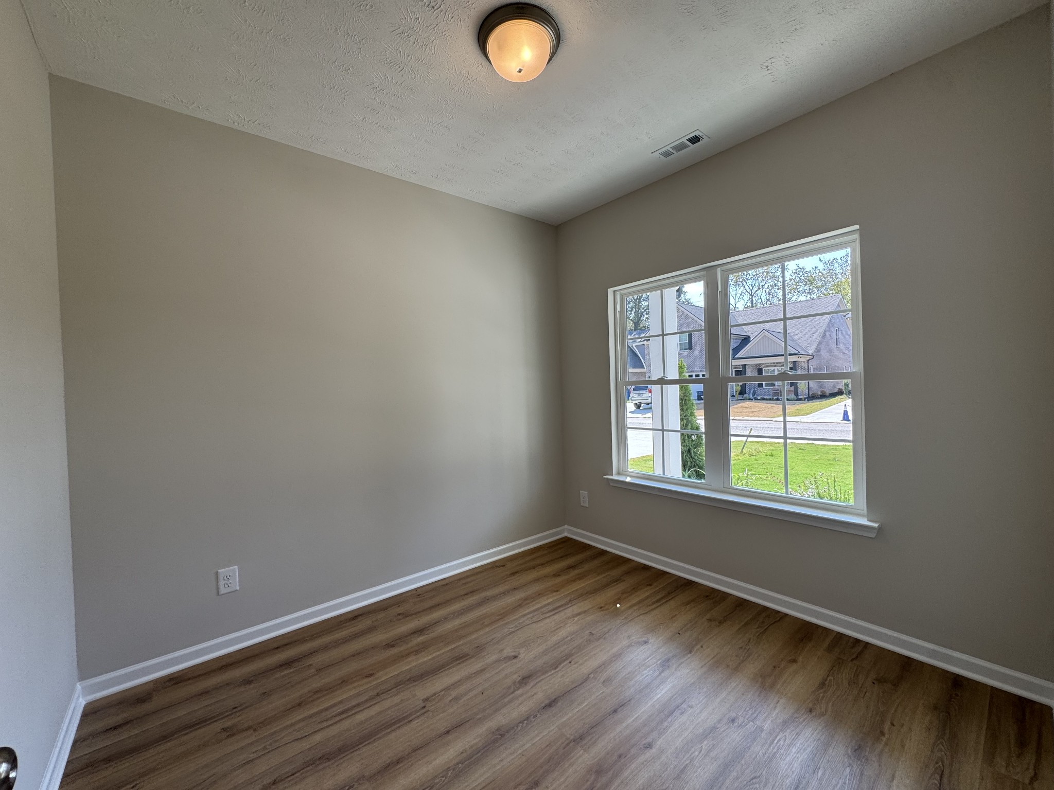 72 Laurel View St Property Photo 4