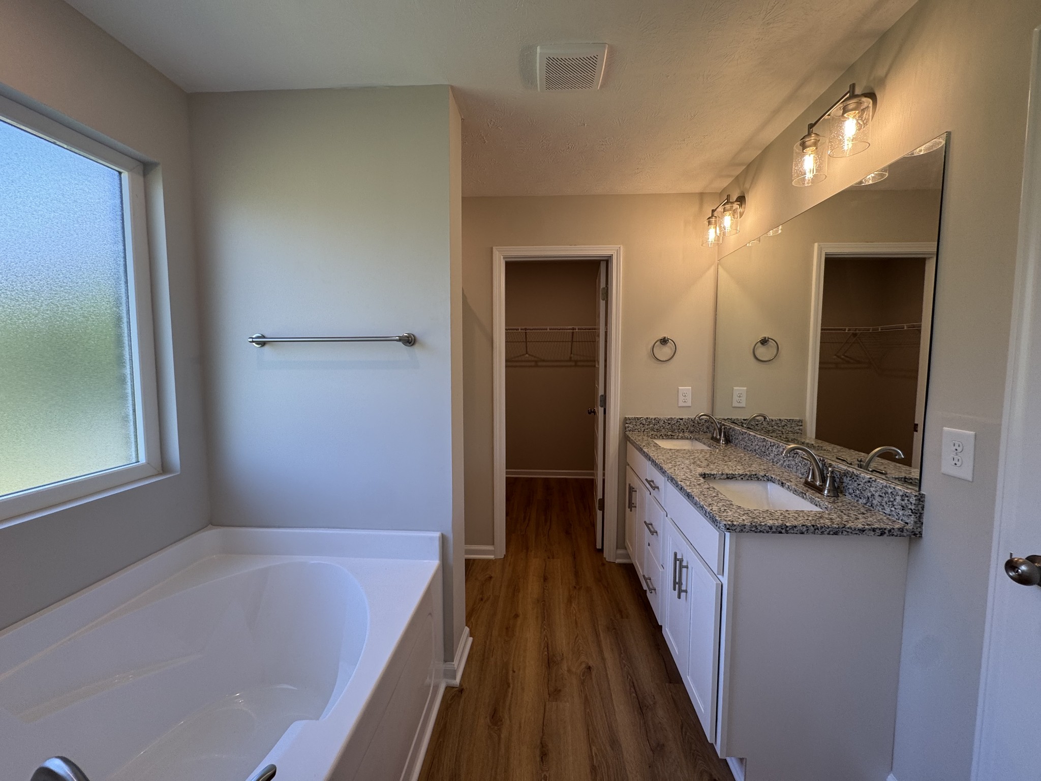 72 Laurel View St Property Photo 14