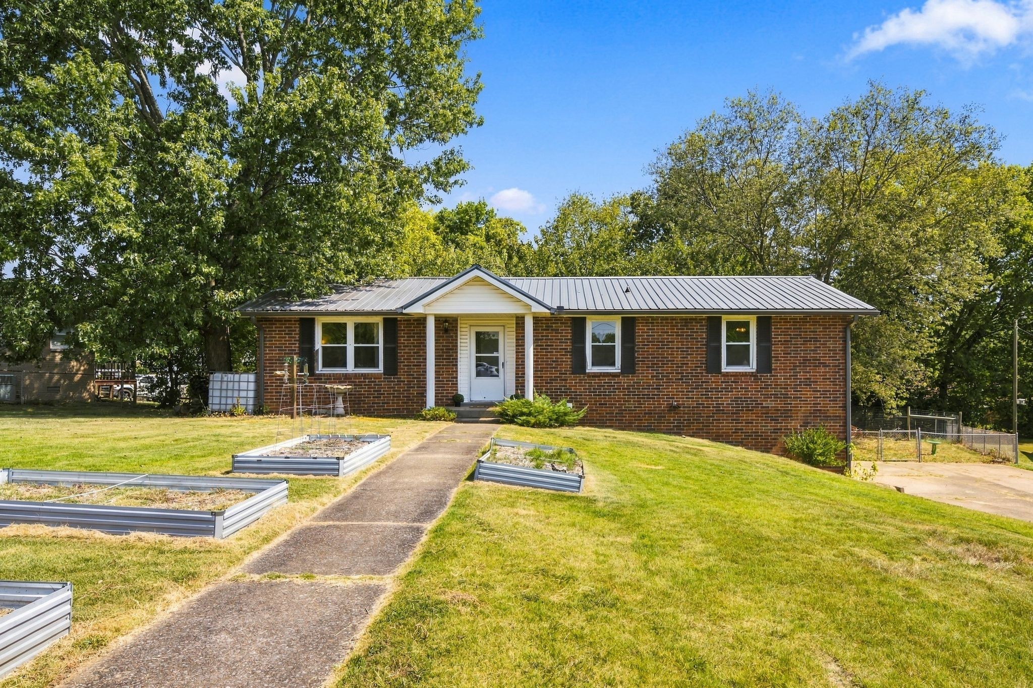 1586 Blackberry Pl Property Photo 1