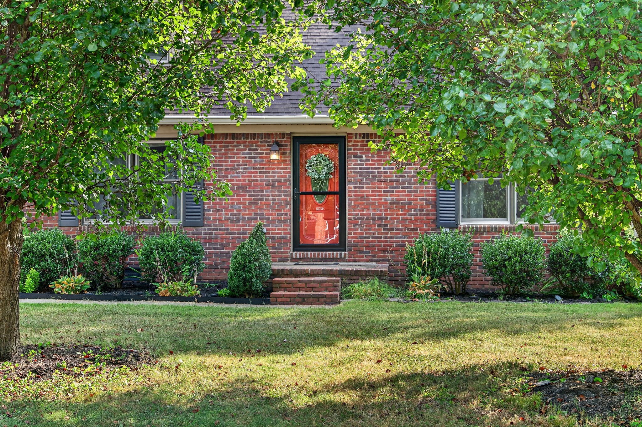 135 Springmont Dr Property Photo 4
