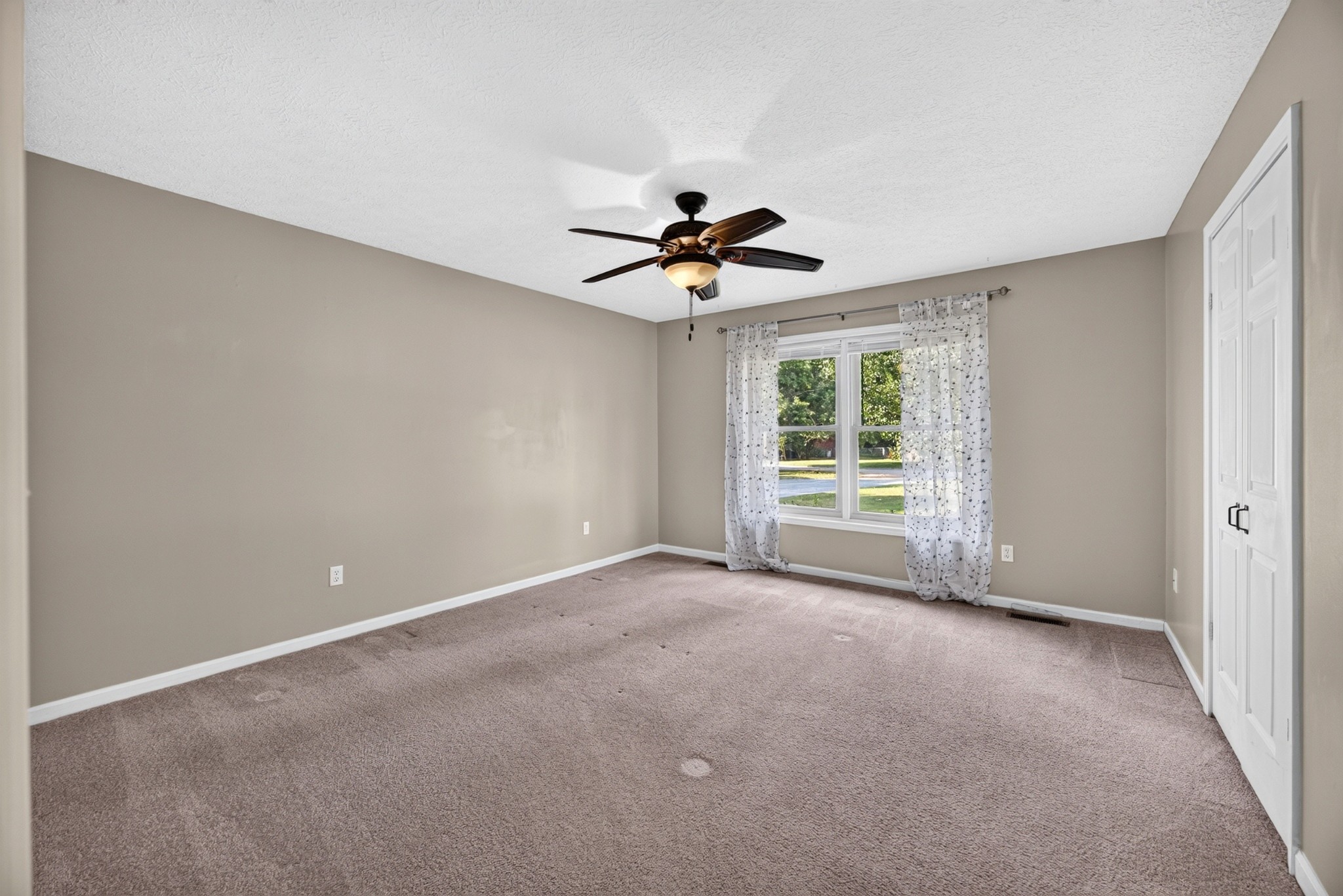 135 Springmont Dr Property Photo 22