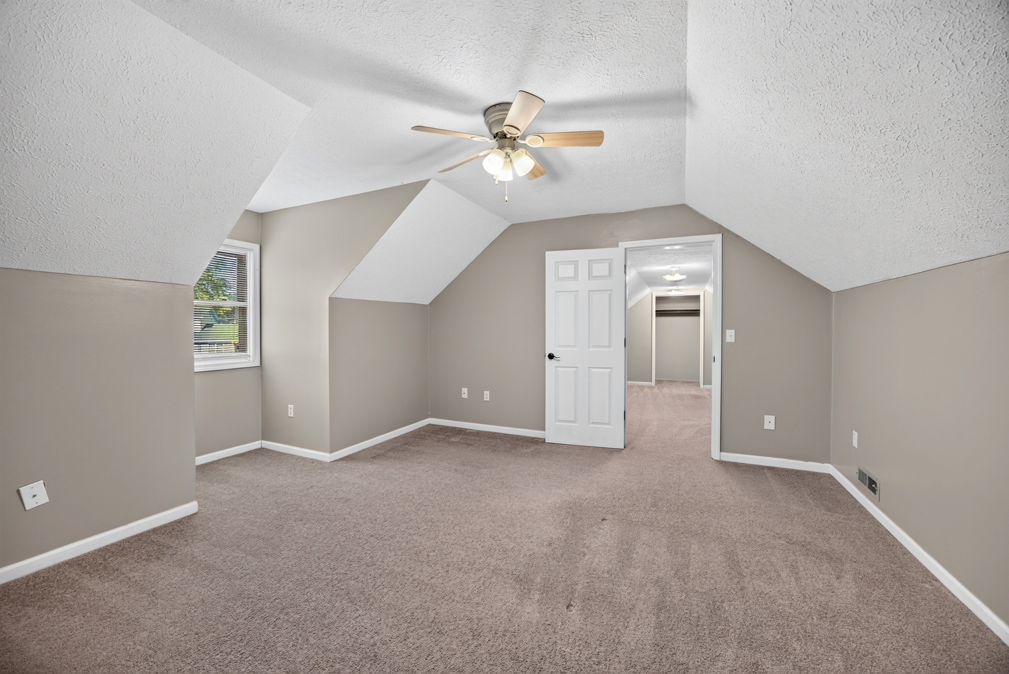 135 Springmont Dr Property Photo 29
