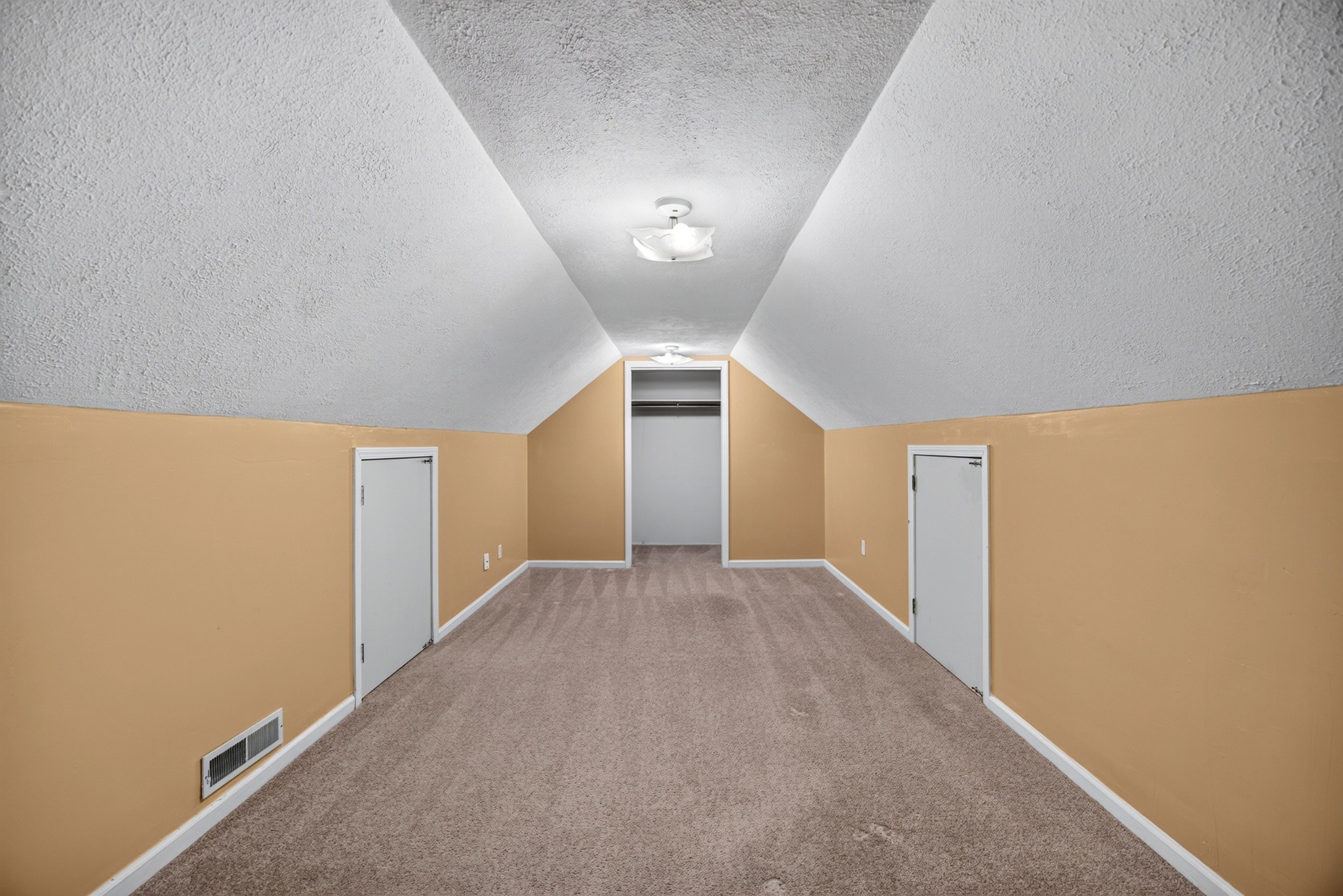 135 Springmont Dr Property Photo 32
