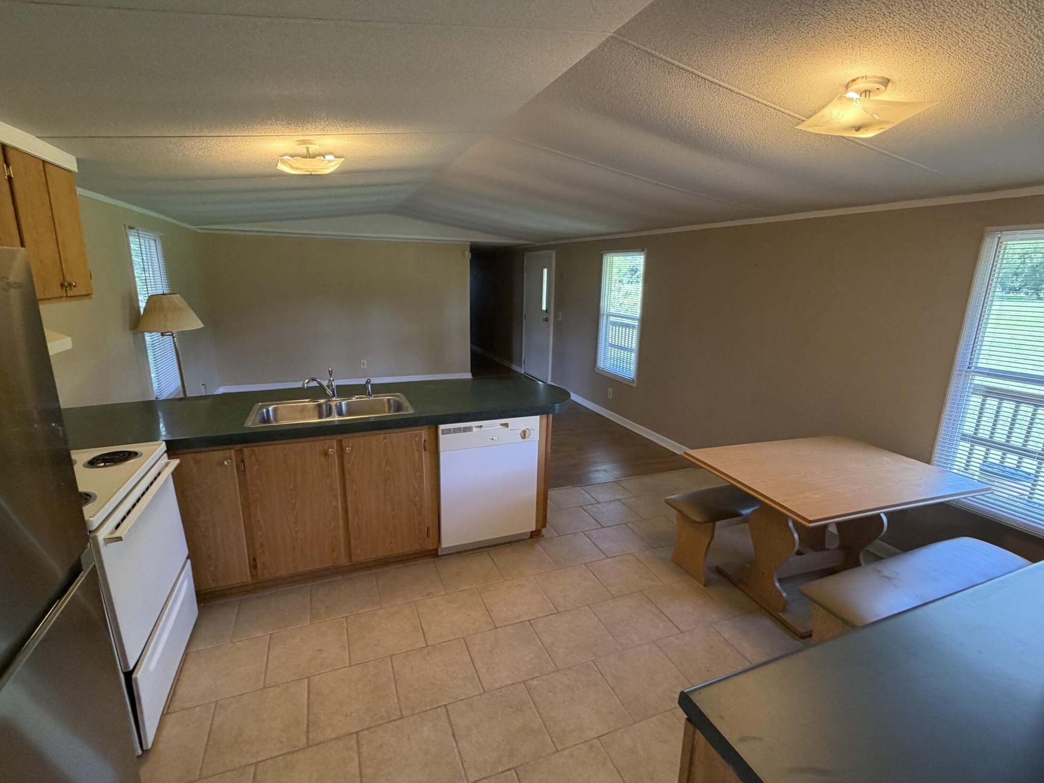 4915 Sweetens Cove Road Property Photo 6