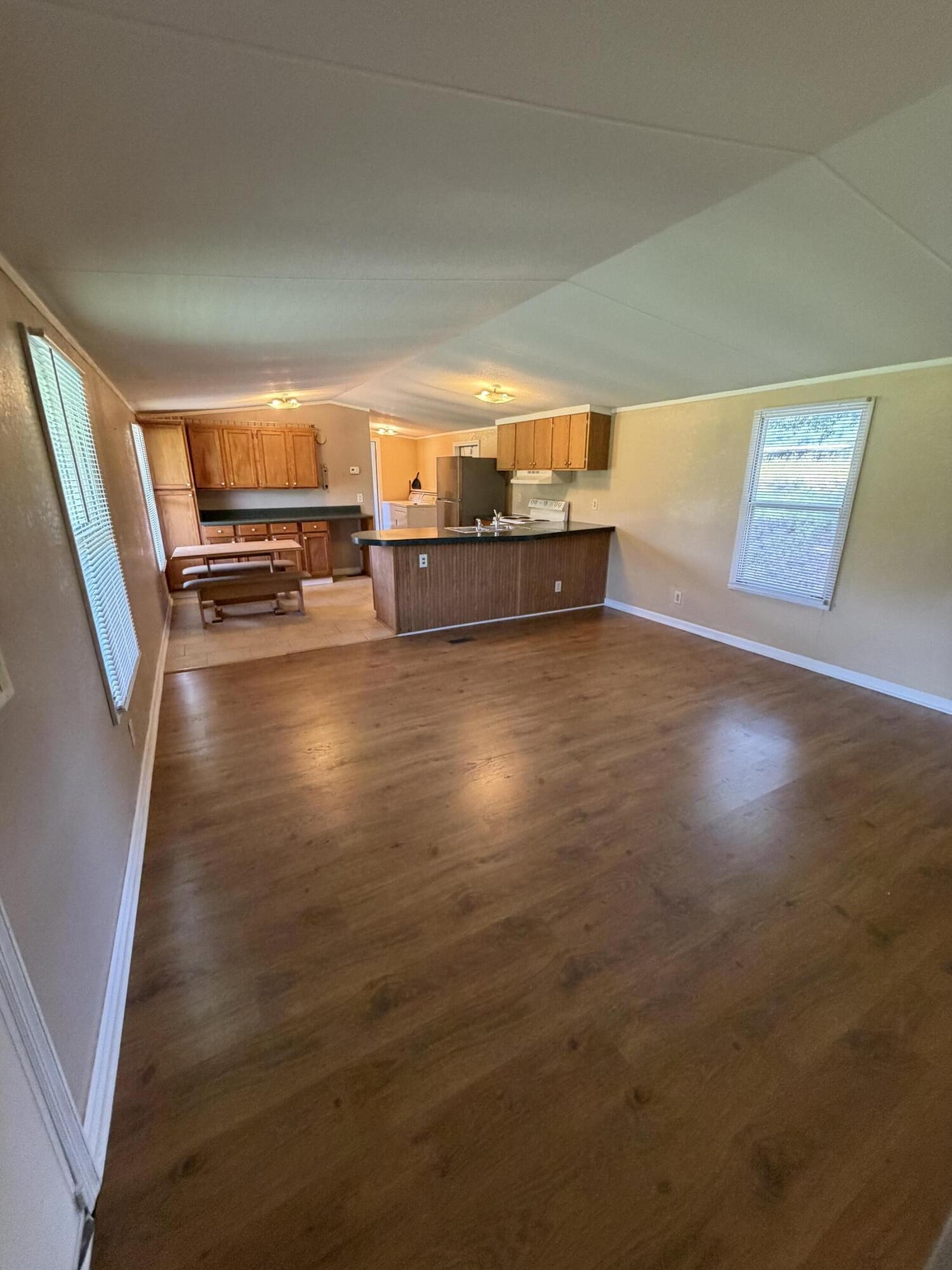 4915 Sweetens Cove Road Property Photo 7