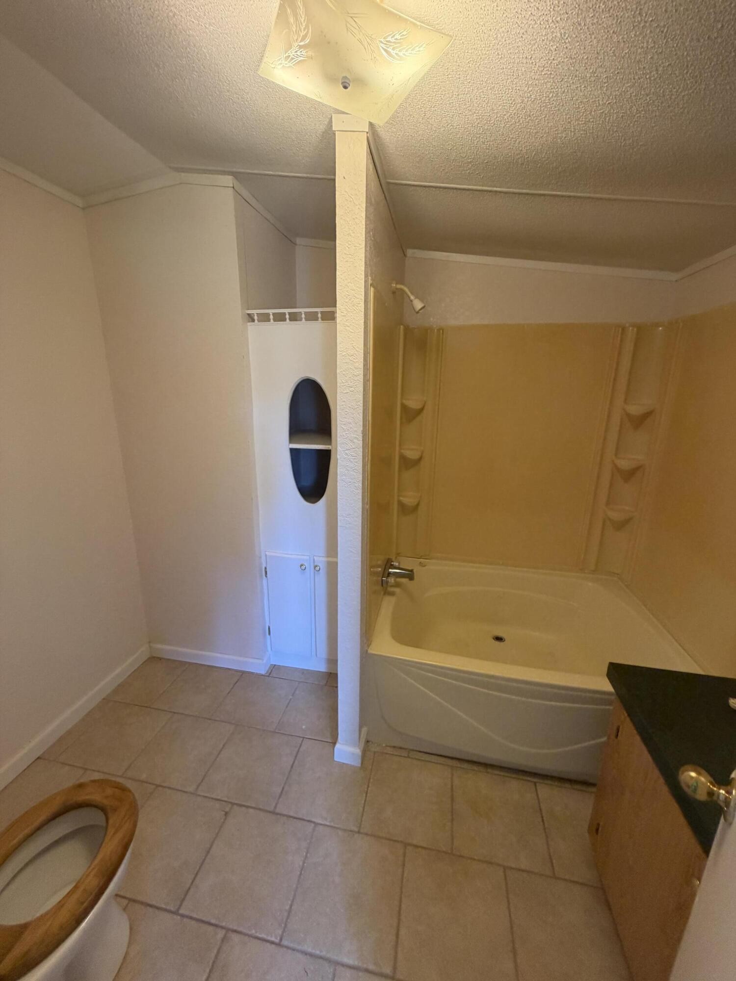 4915 Sweetens Cove Road Property Photo 8