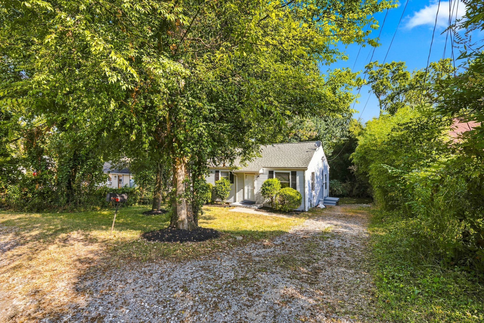 5520 Bon Air Cir Property Photo 3