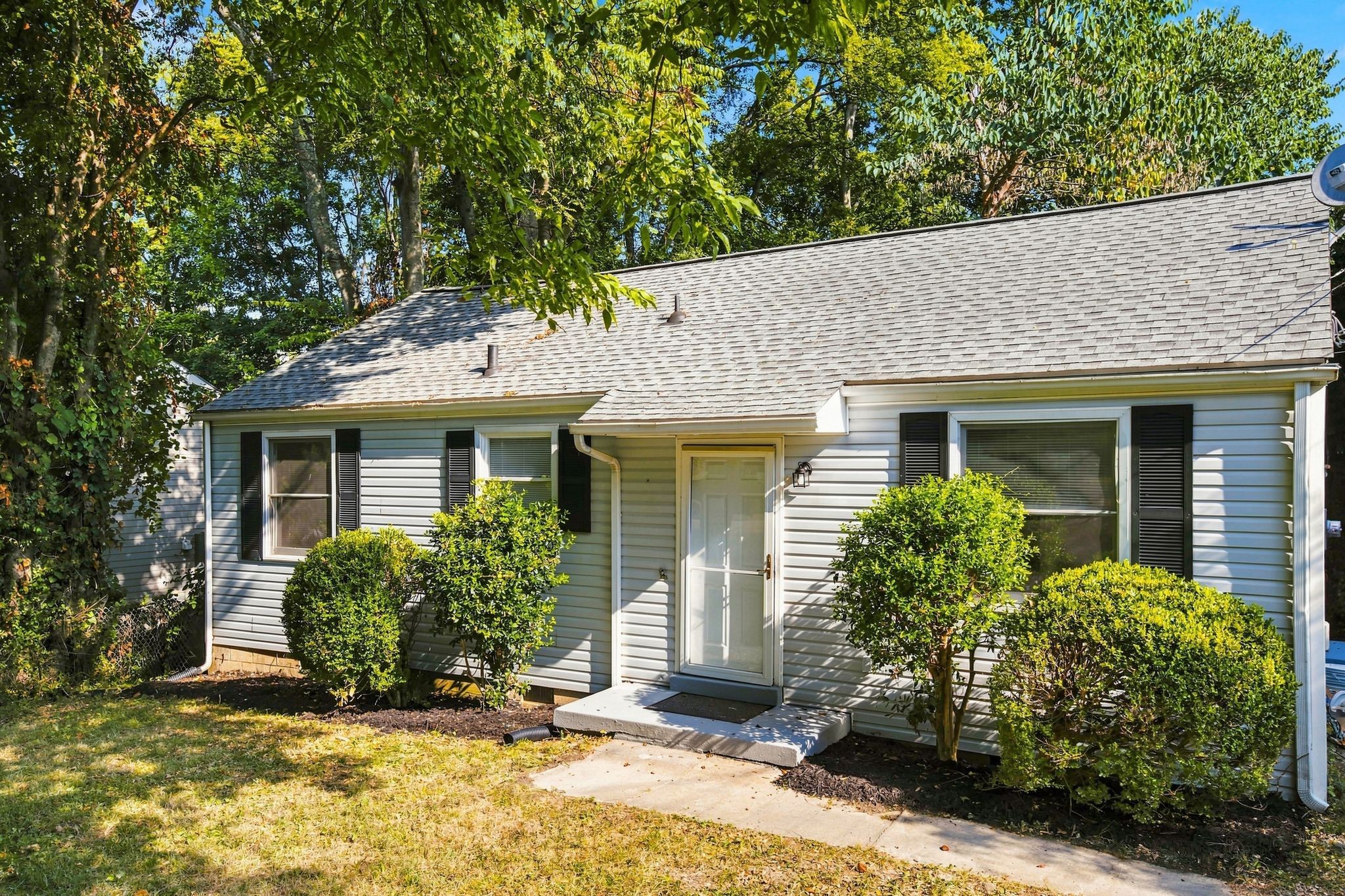 5520 Bon Air Cir Property Photo 4