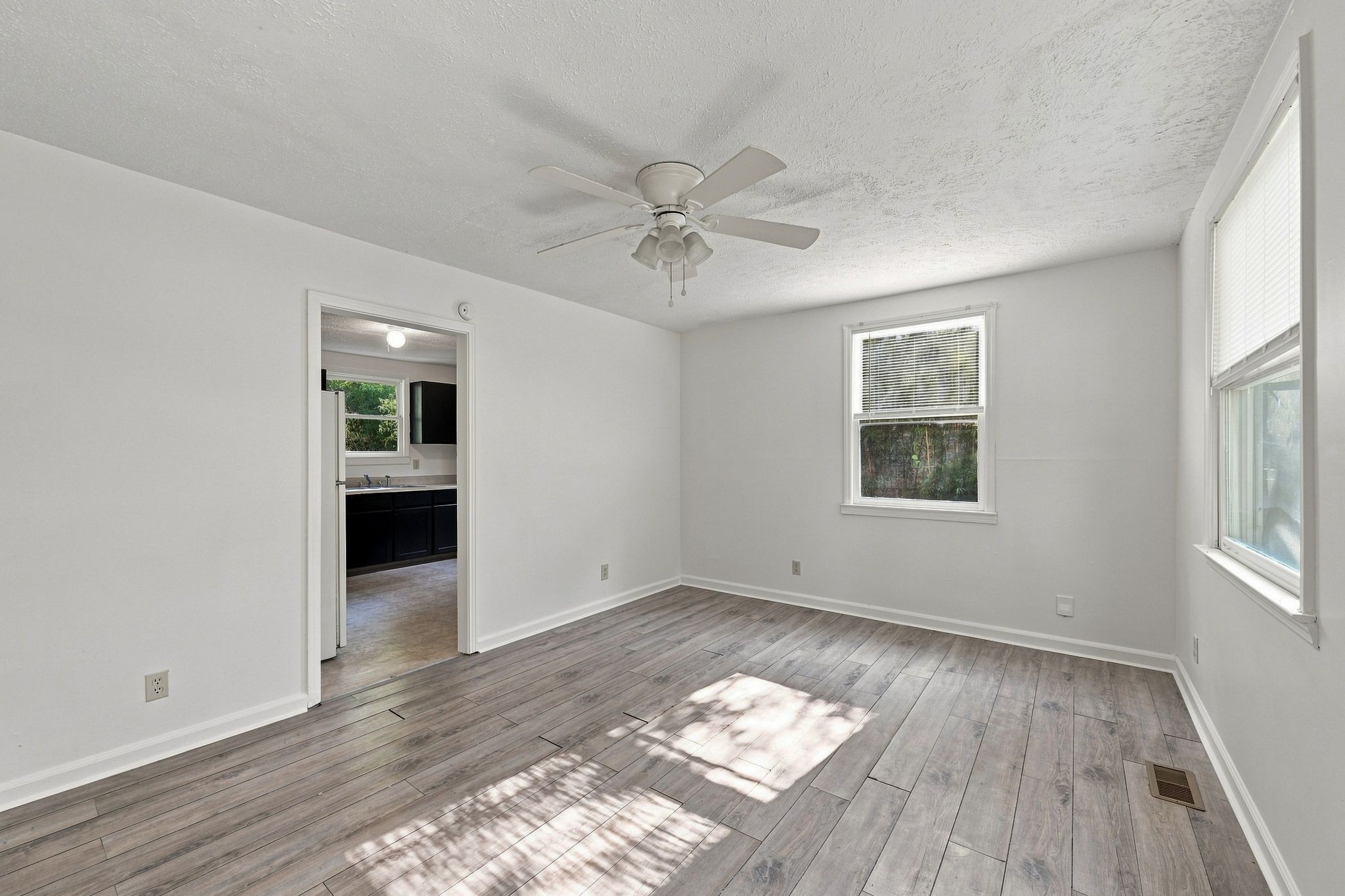 5520 Bon Air Cir Property Photo 5