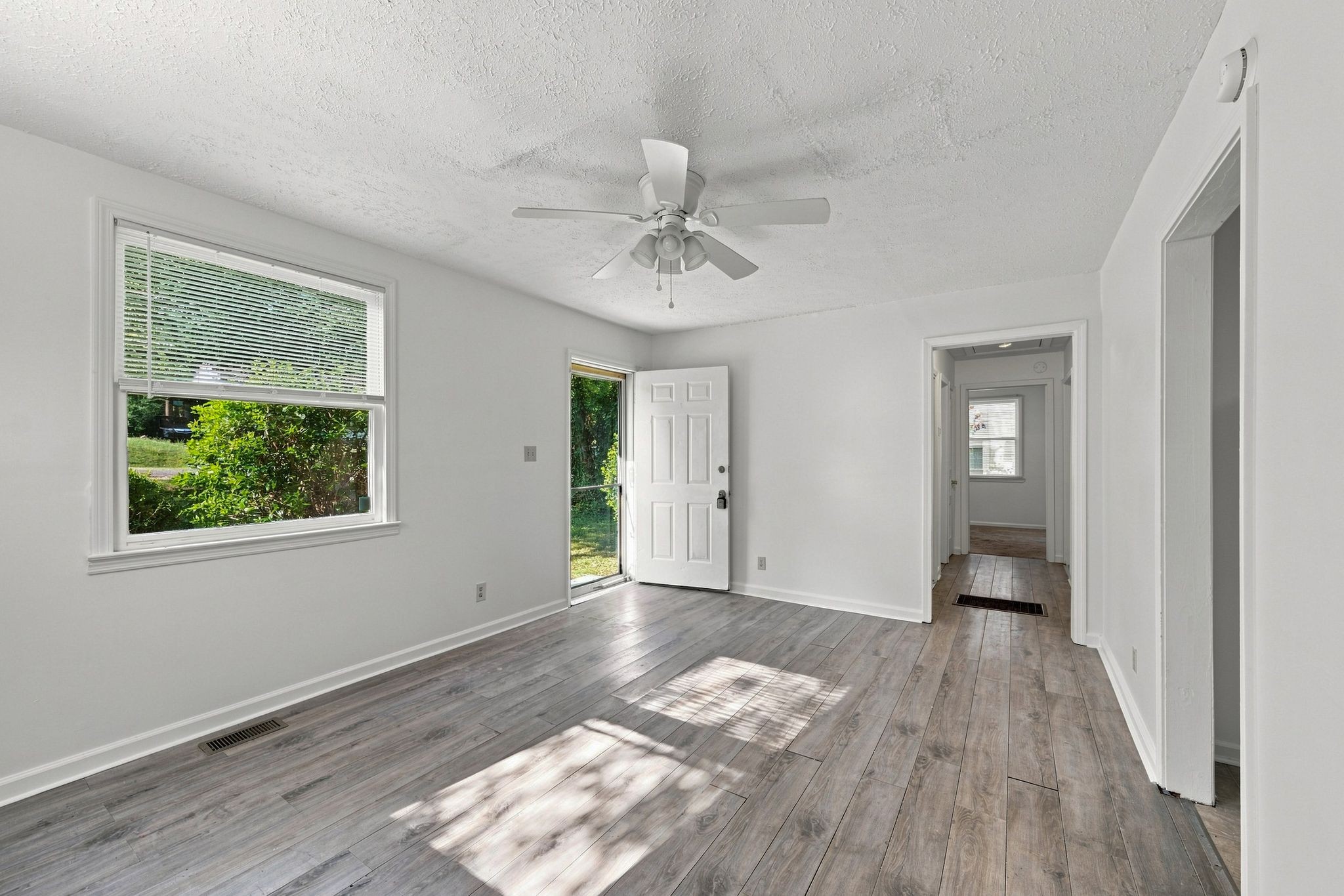 5520 Bon Air Cir Property Photo 7