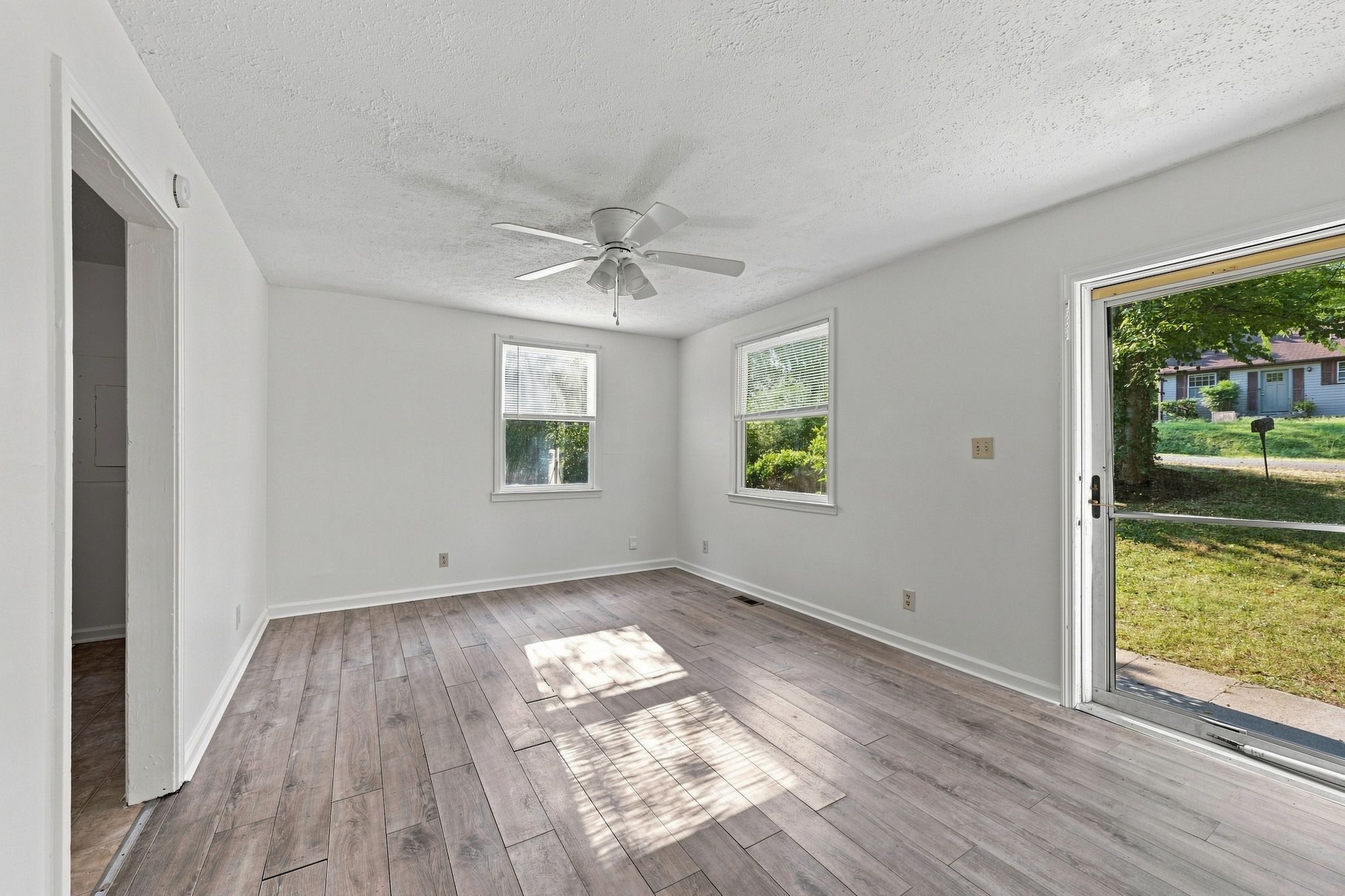 5520 Bon Air Cir Property Photo 8