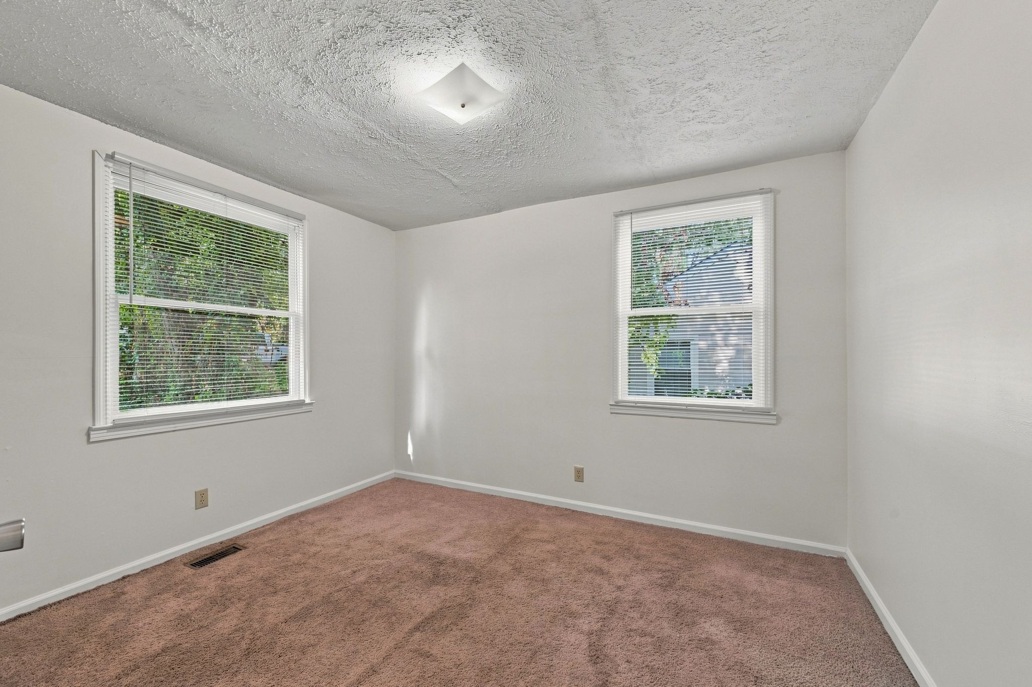 5520 Bon Air Cir Property Photo 17