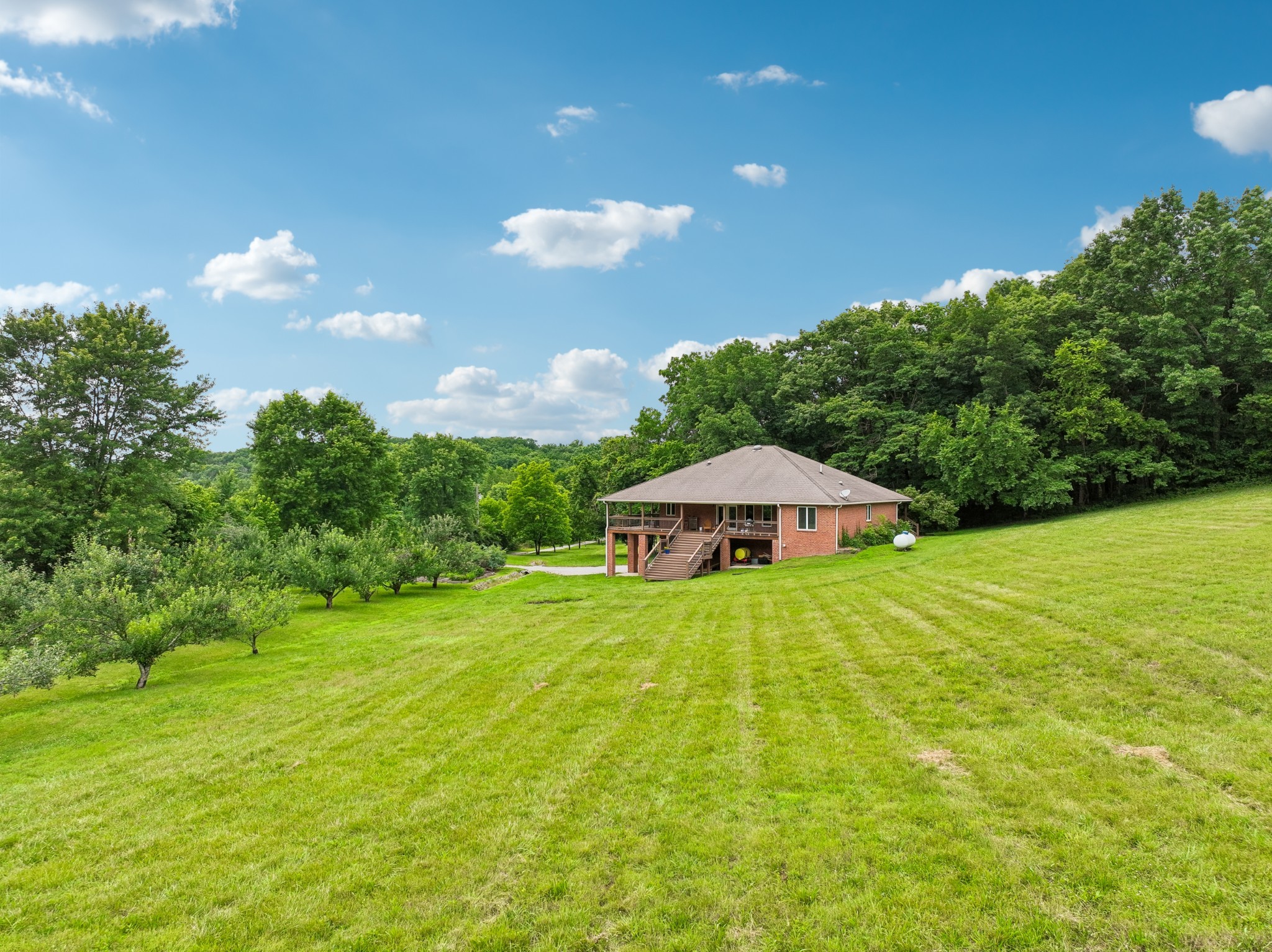 574 Hayes Ridge Rd Property Photo 1
