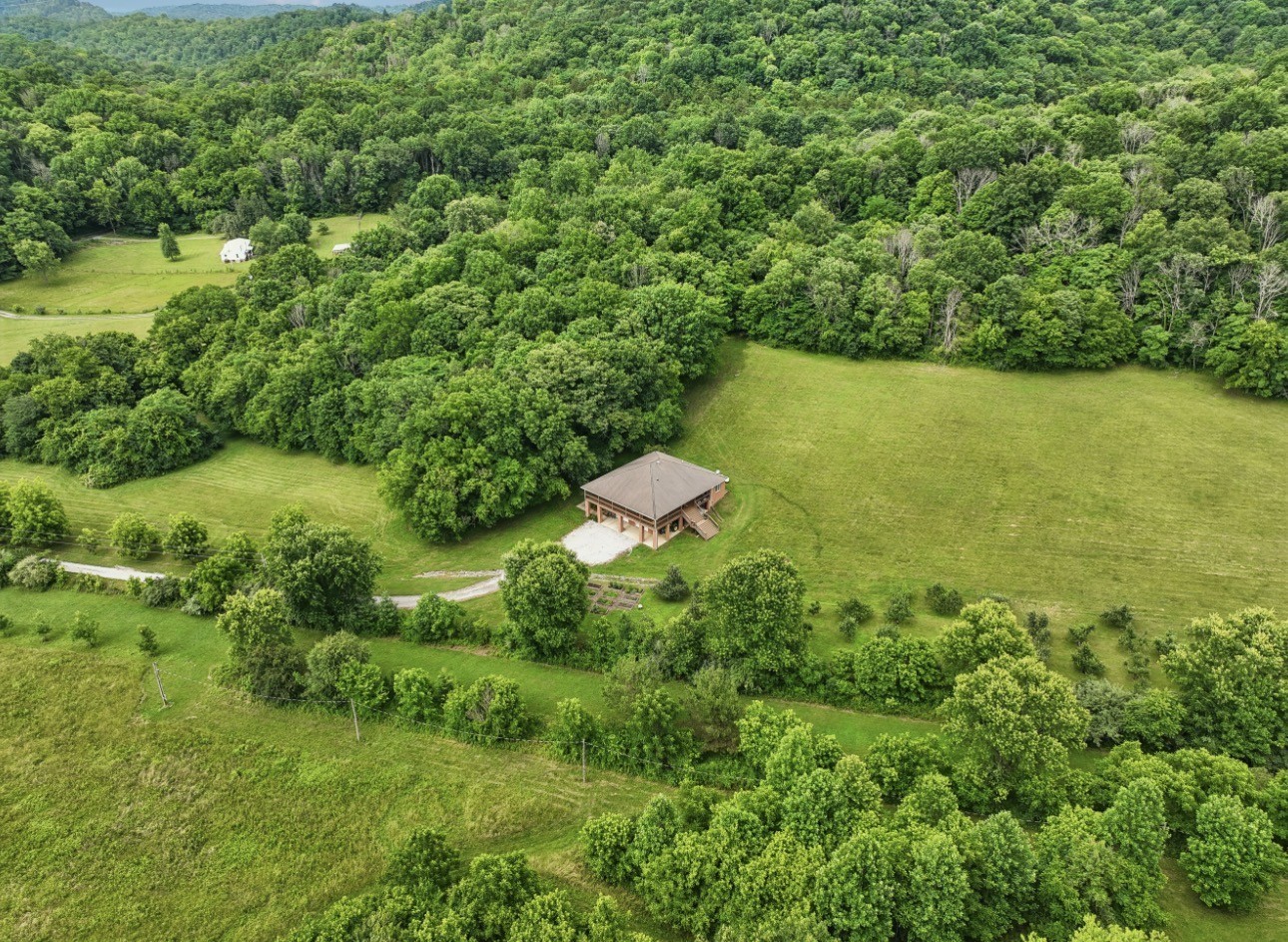574 Hayes Ridge Rd Property Photo 8