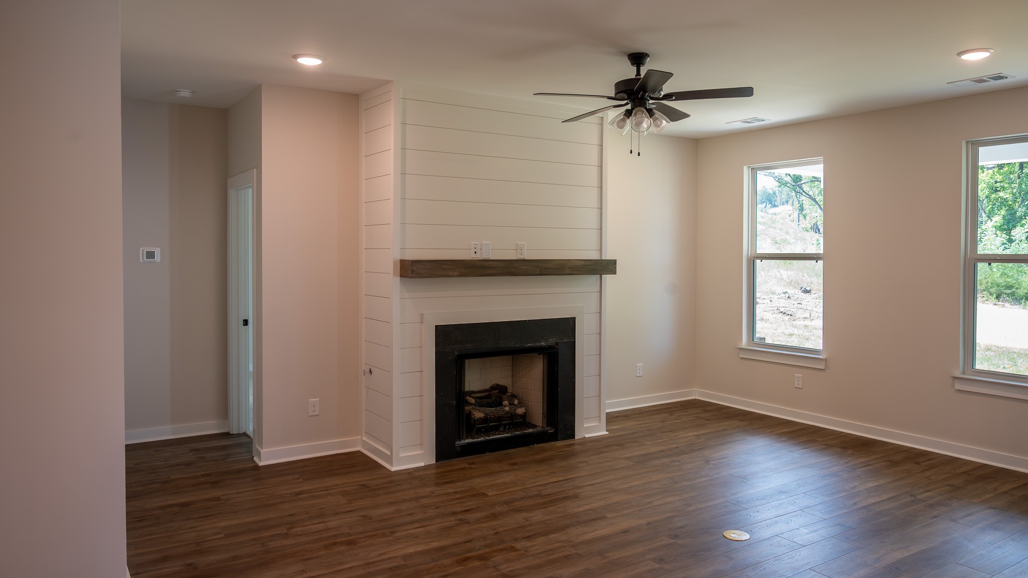 5929 Bloom Street Property Photo 5