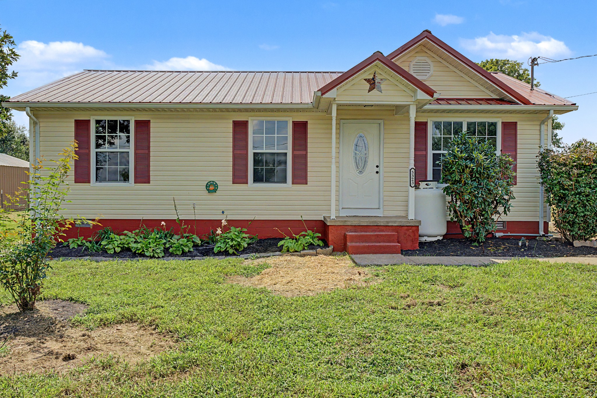 5323 Roaring Springs Rd Property Photo 1