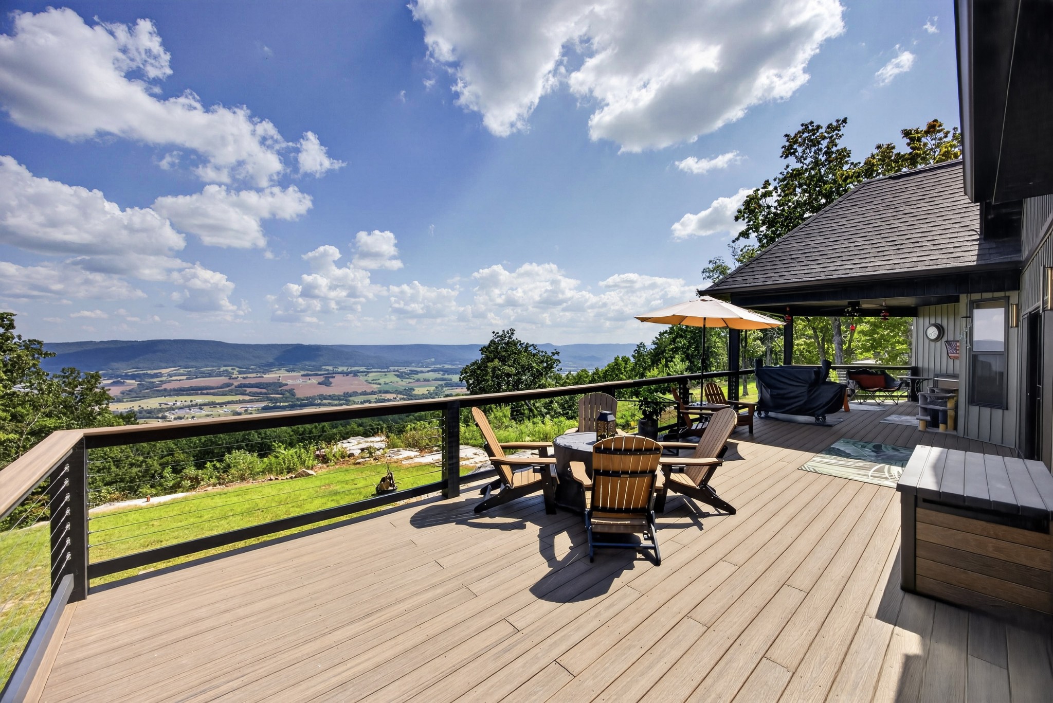 1025 Gray Rock Vw Property Photo 2