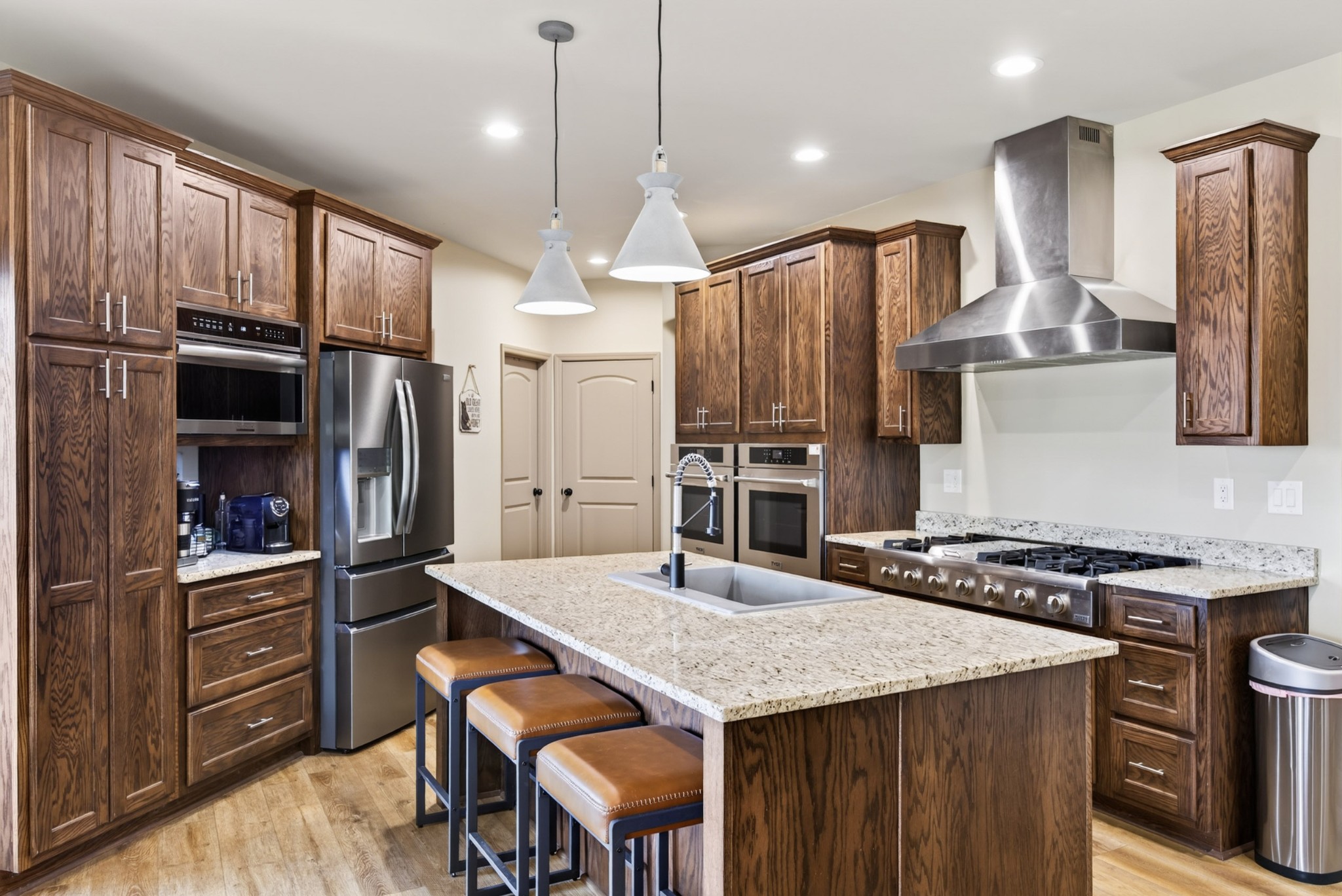 1025 Gray Rock Vw Property Photo 6