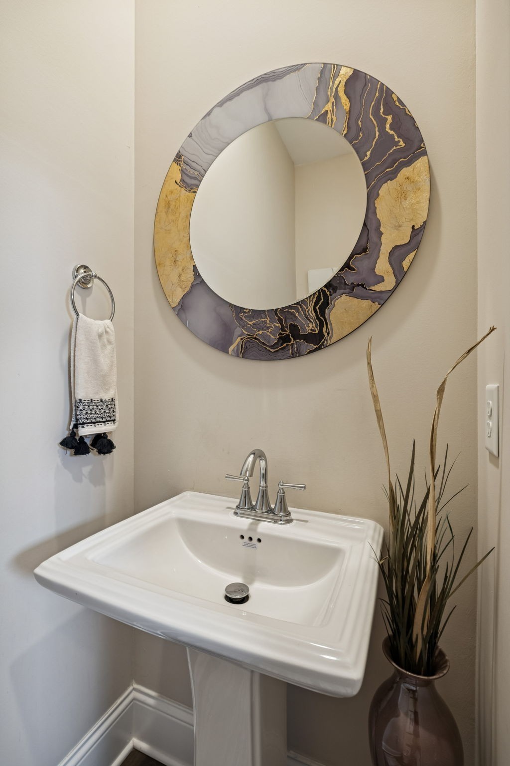3906 Hon Dr Property Photo 33