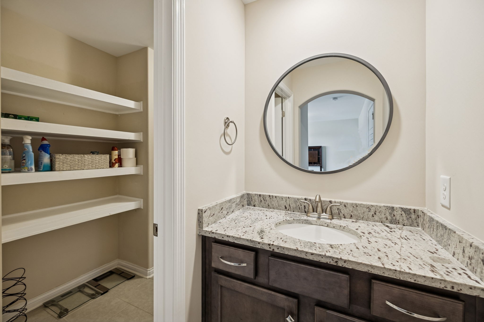3906 Hon Dr Property Photo 44