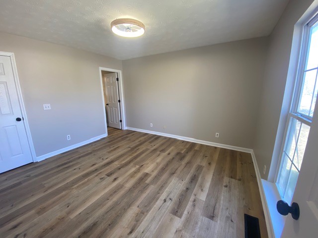 2515 Queen Anne Ct Property Photo 8