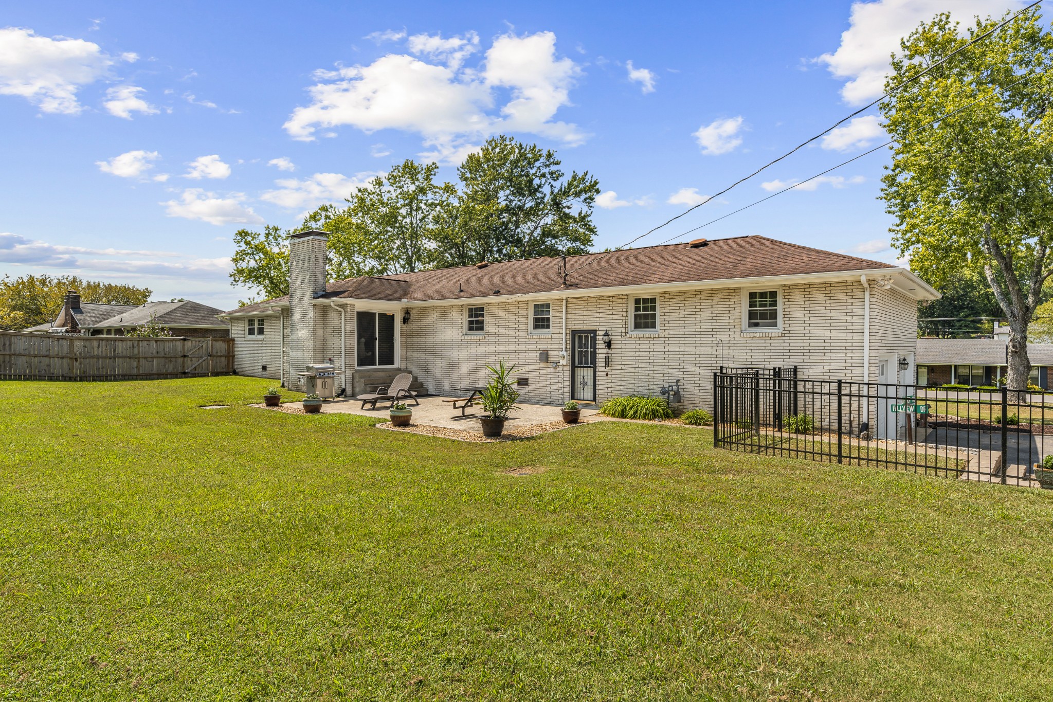 1503 Hillview Dr Property Photo 31