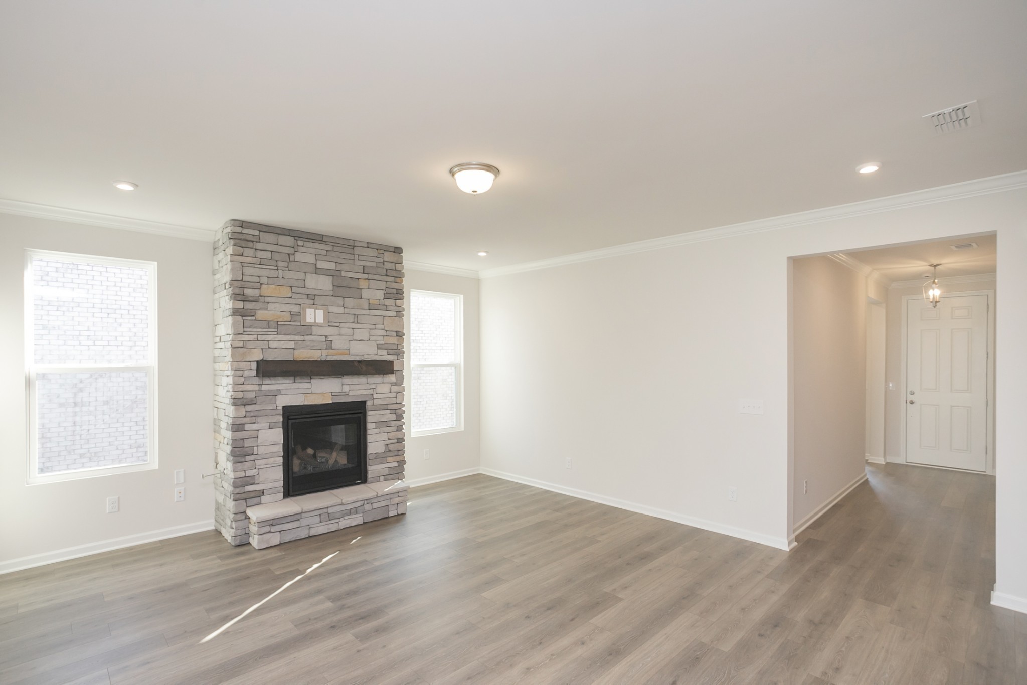 2402 Maywood Court Property Photo 7
