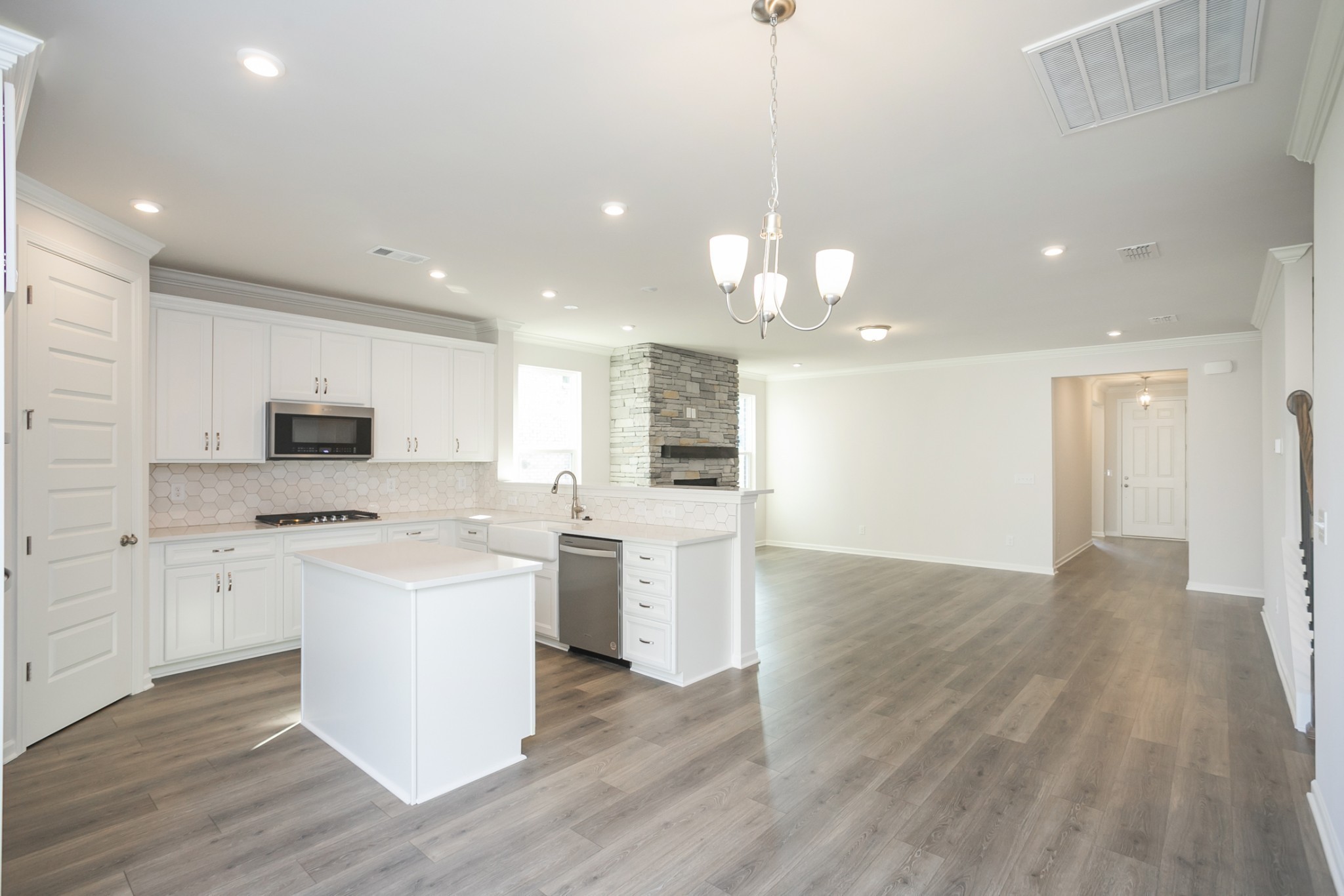 2402 Maywood Court Property Photo 10