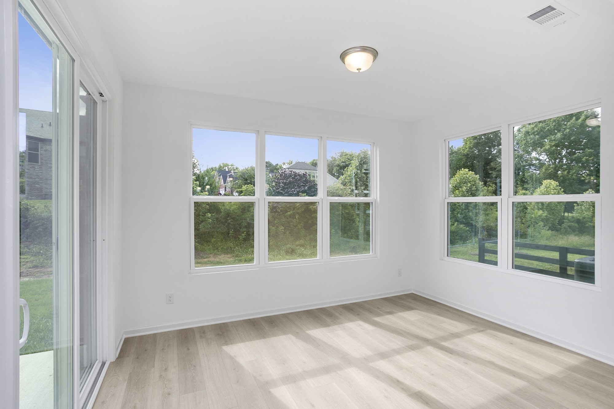 2402 Maywood Court Property Photo 14