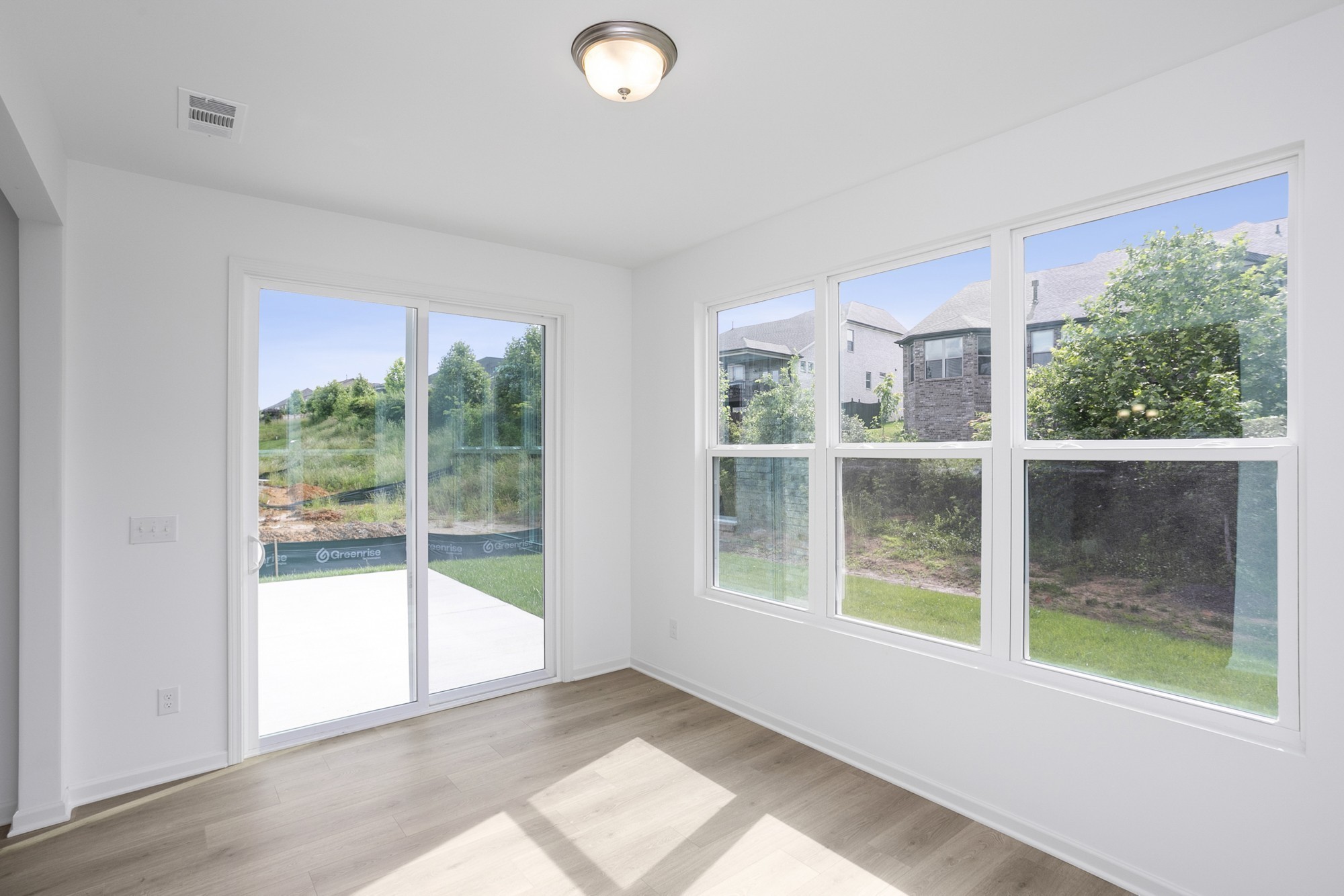 2402 Maywood Court Property Photo 15