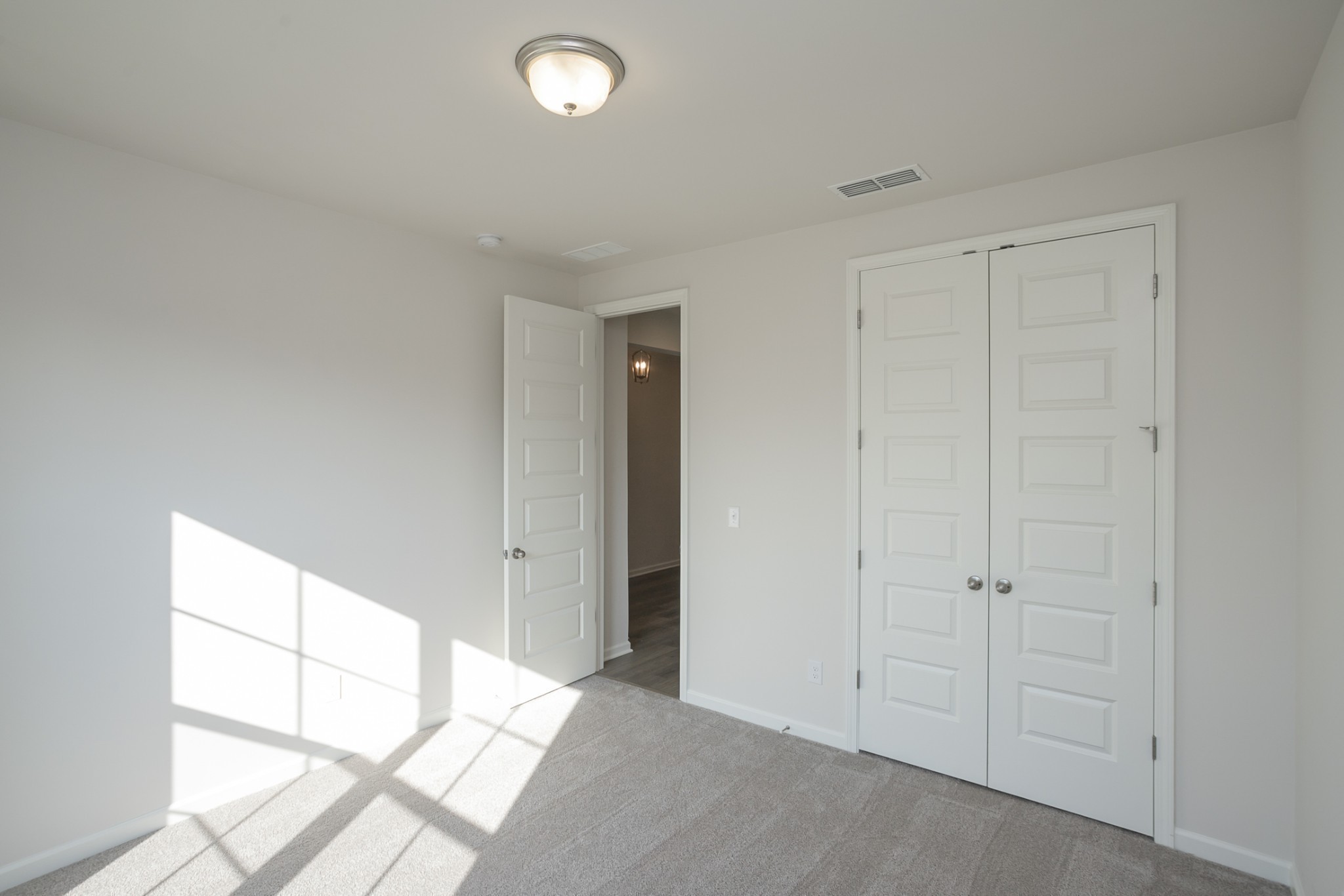 2402 Maywood Court Property Photo 16