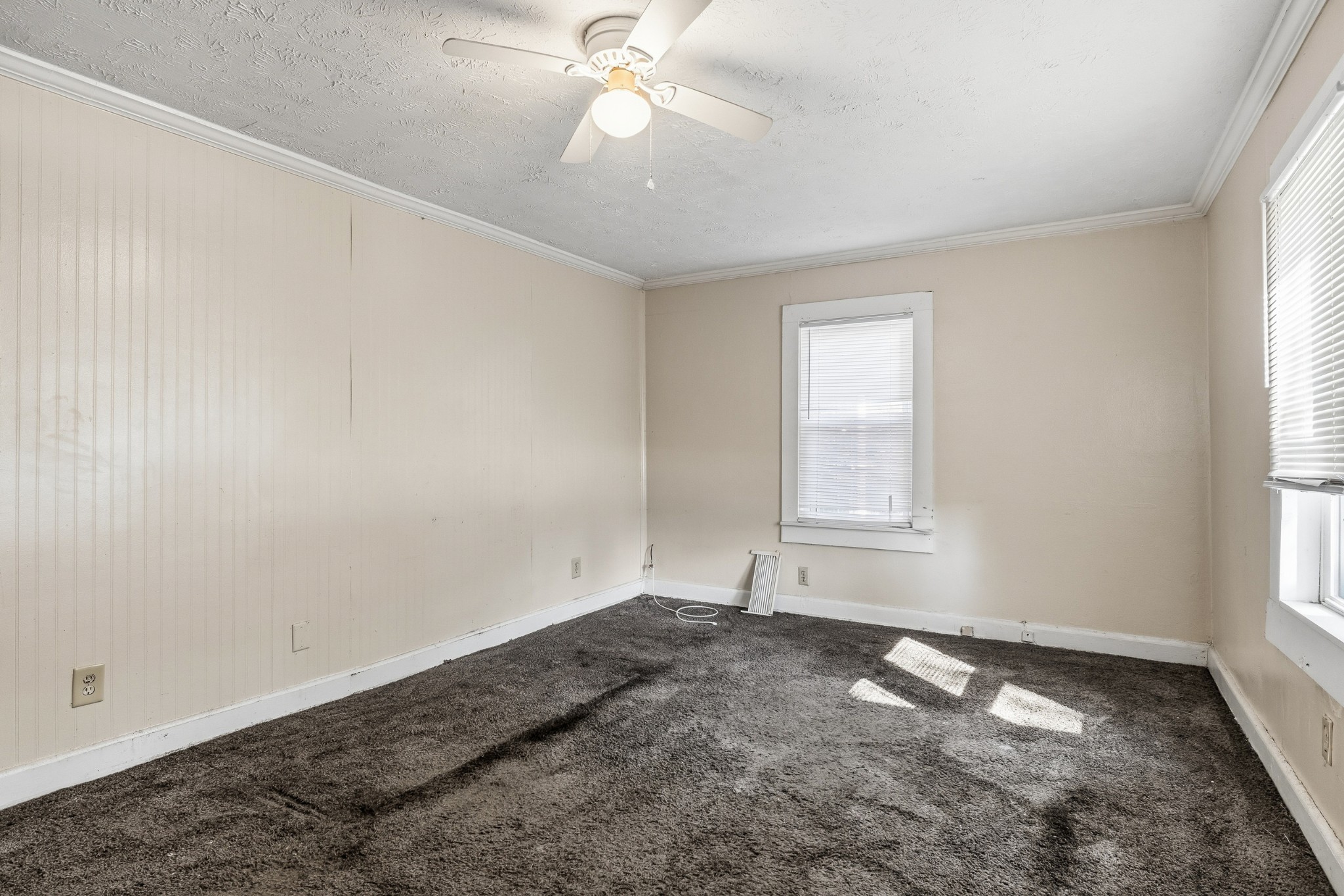 1904 N Dixie Ave Property Photo 2