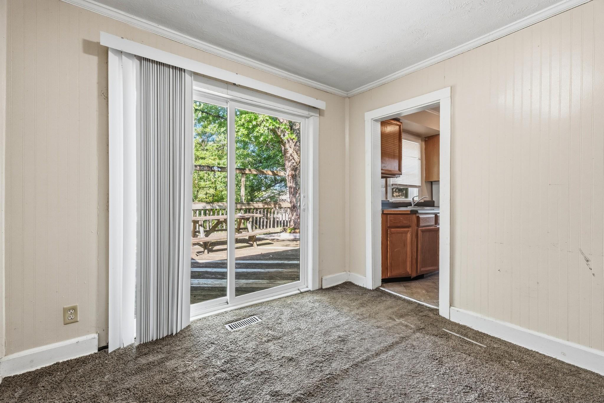 1904 N Dixie Ave Property Photo 5