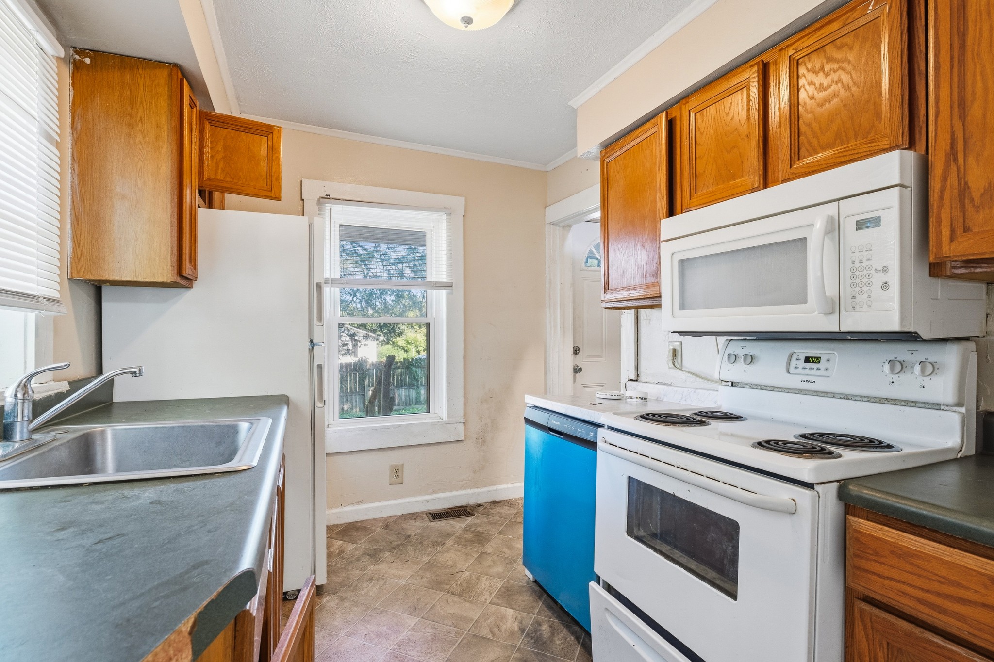 1904 N Dixie Ave Property Photo 7