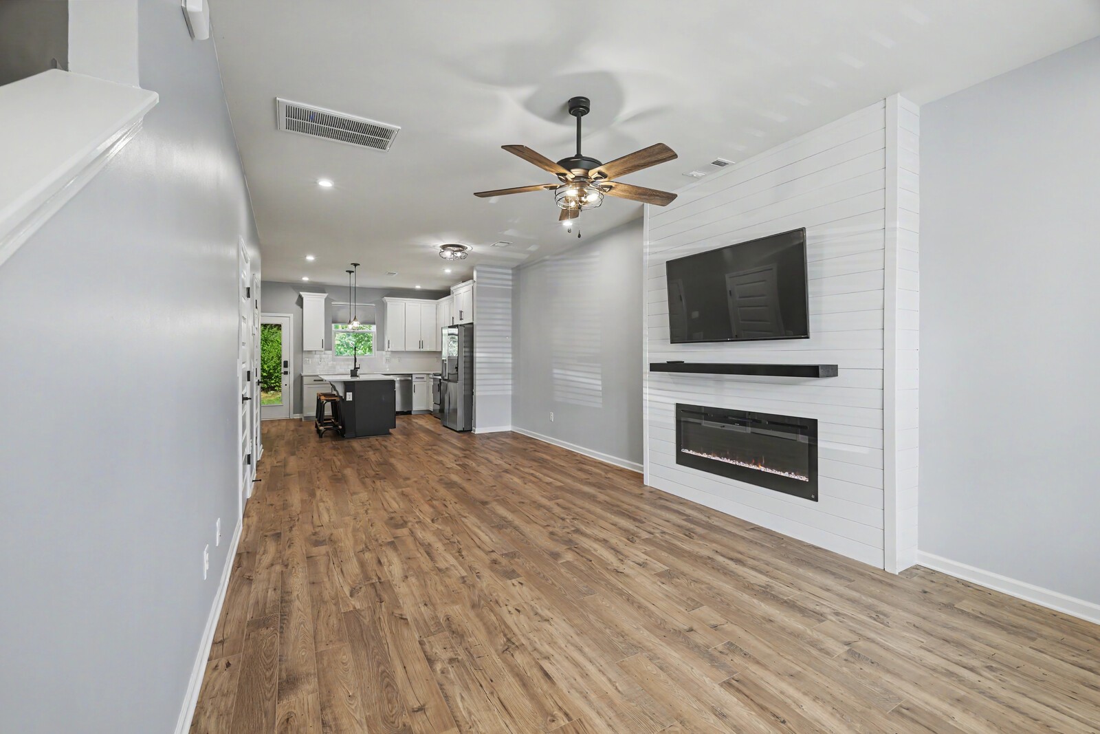1233 Hope Village Way Property Photo 1