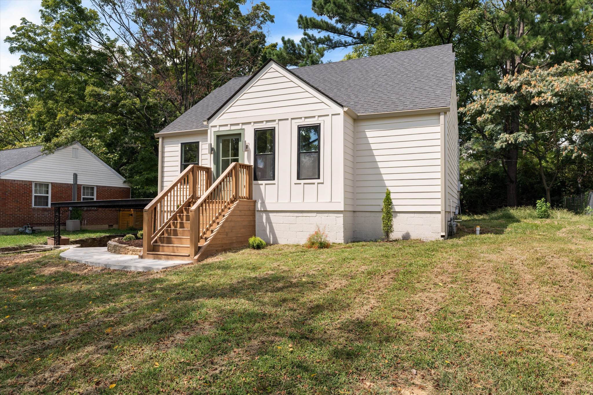 1326 Saturn Dr Property Photo 1