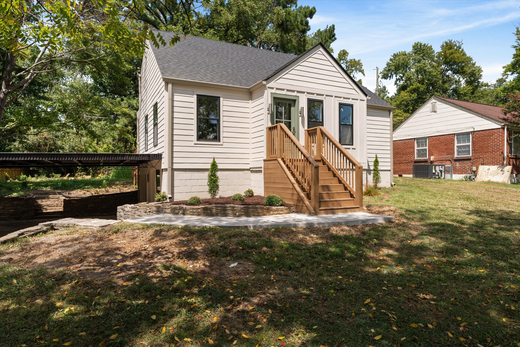 1326 Saturn Dr Property Photo 2