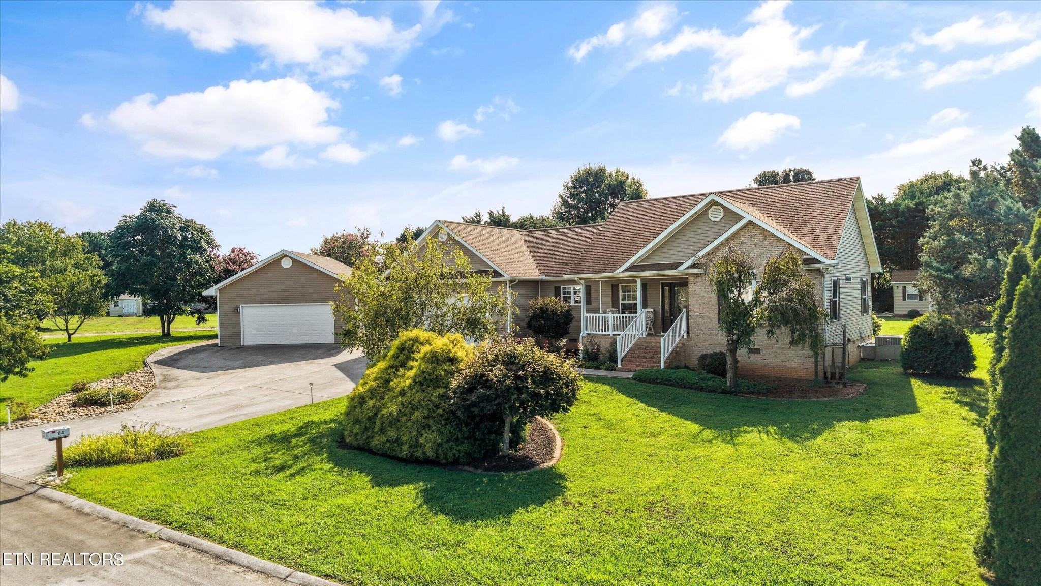 114 Brooklyn Drive Property Photo 1