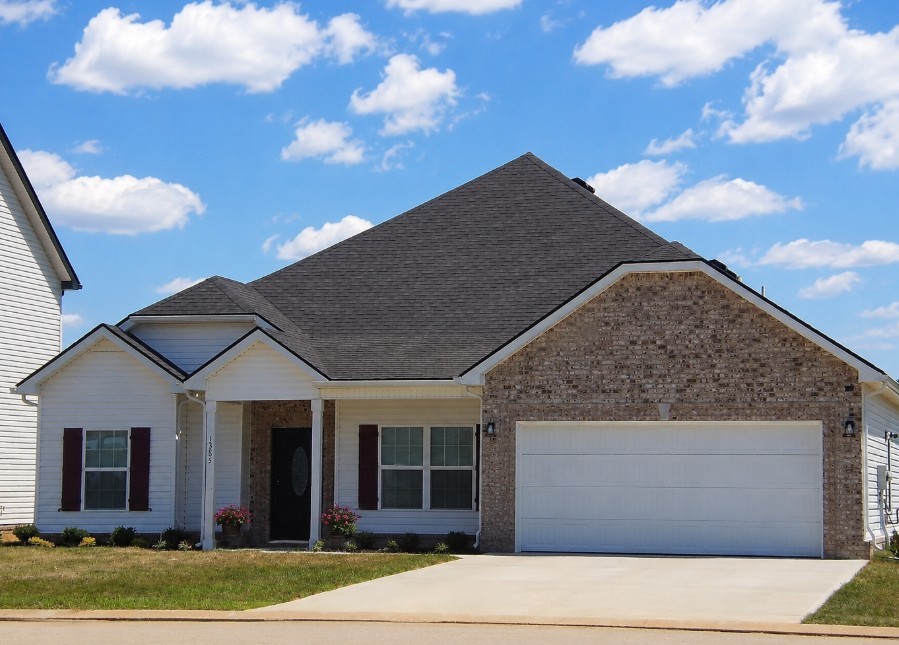 1385 Winterset Dr Property Photo 1
