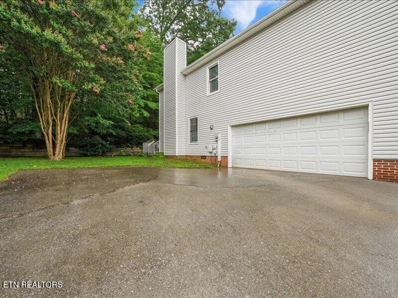 1240 Hearthstone Lane Property Photo 2
