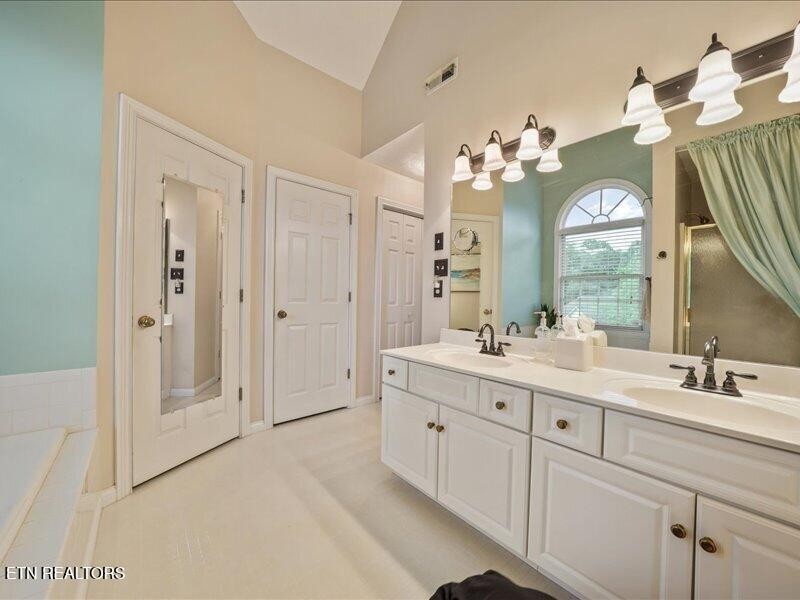 1240 Hearthstone Lane Property Photo 29