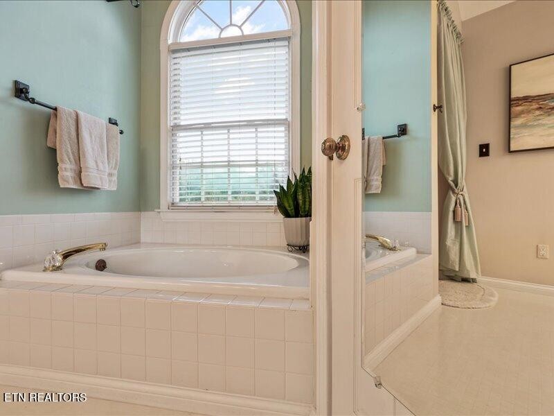 1240 Hearthstone Lane Property Photo 31
