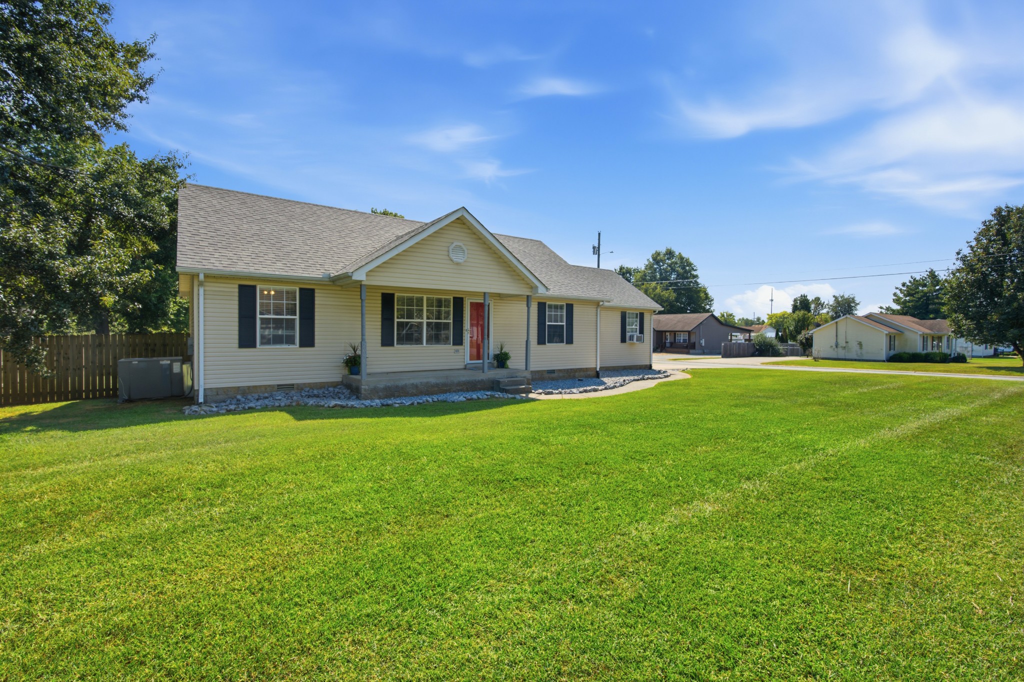 2095 Bolden Dr Property Photo 1