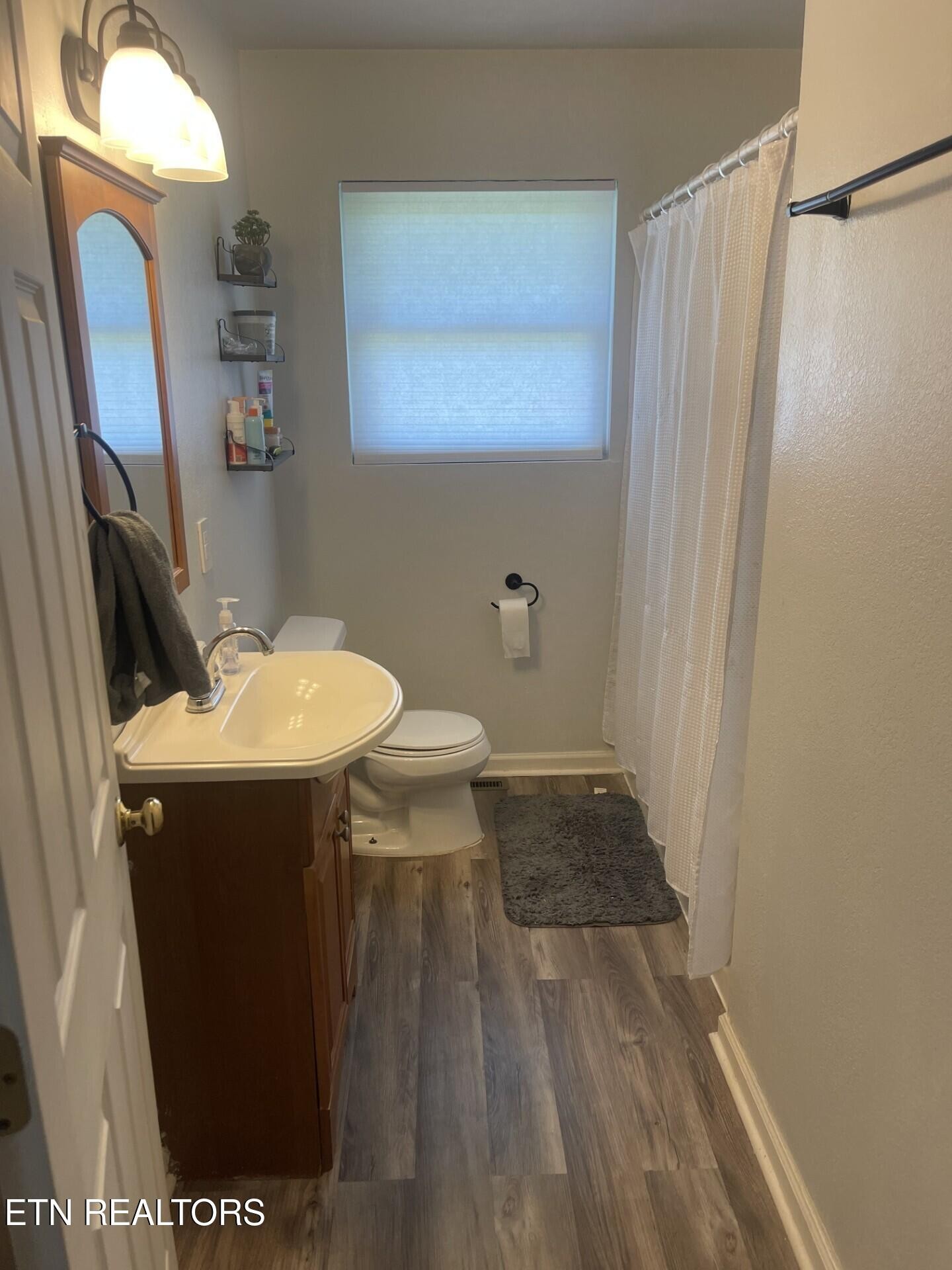 1239 Dossett St Property Photo 6
