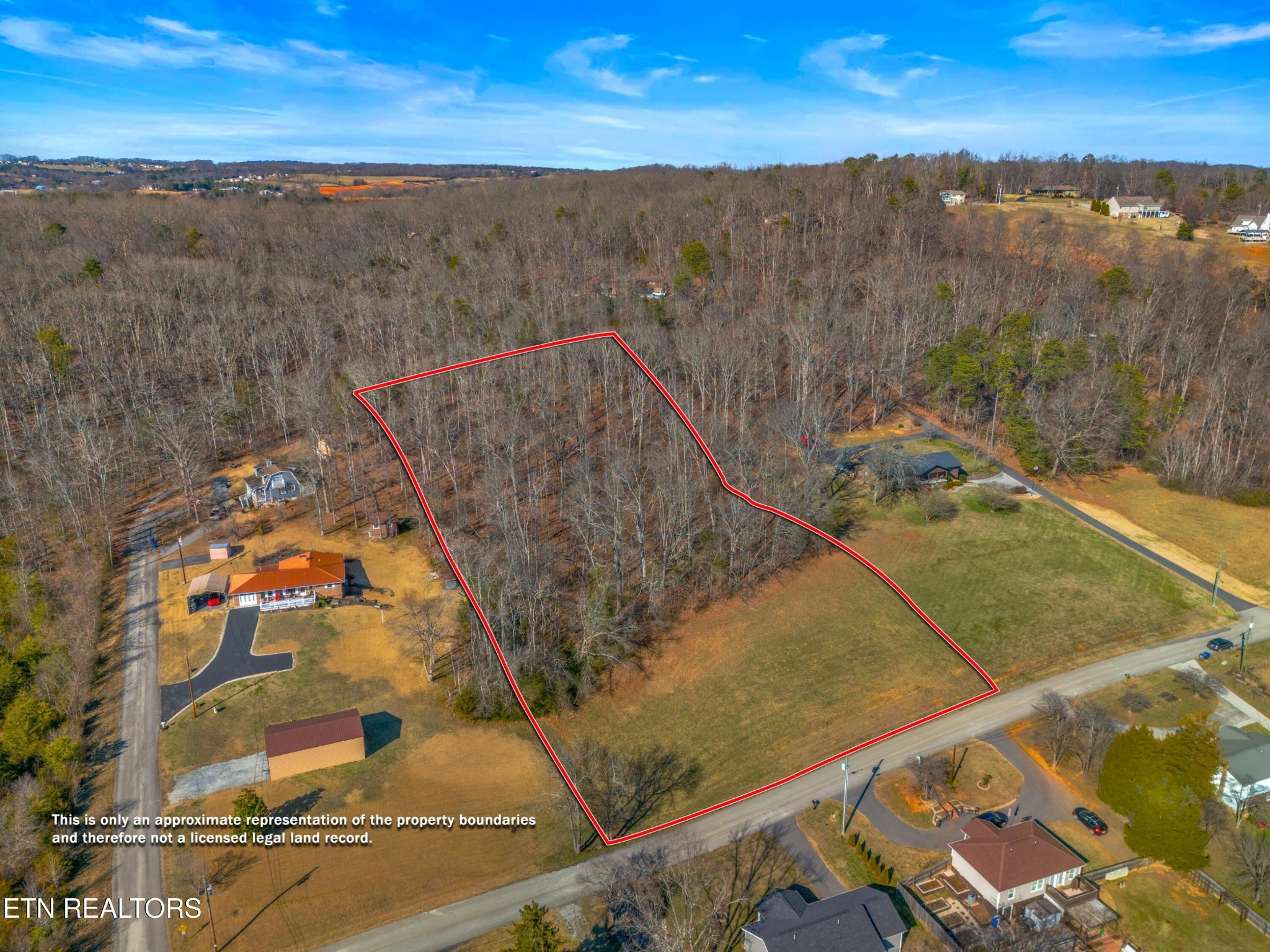 312 E Cross Rd Property Photo 1